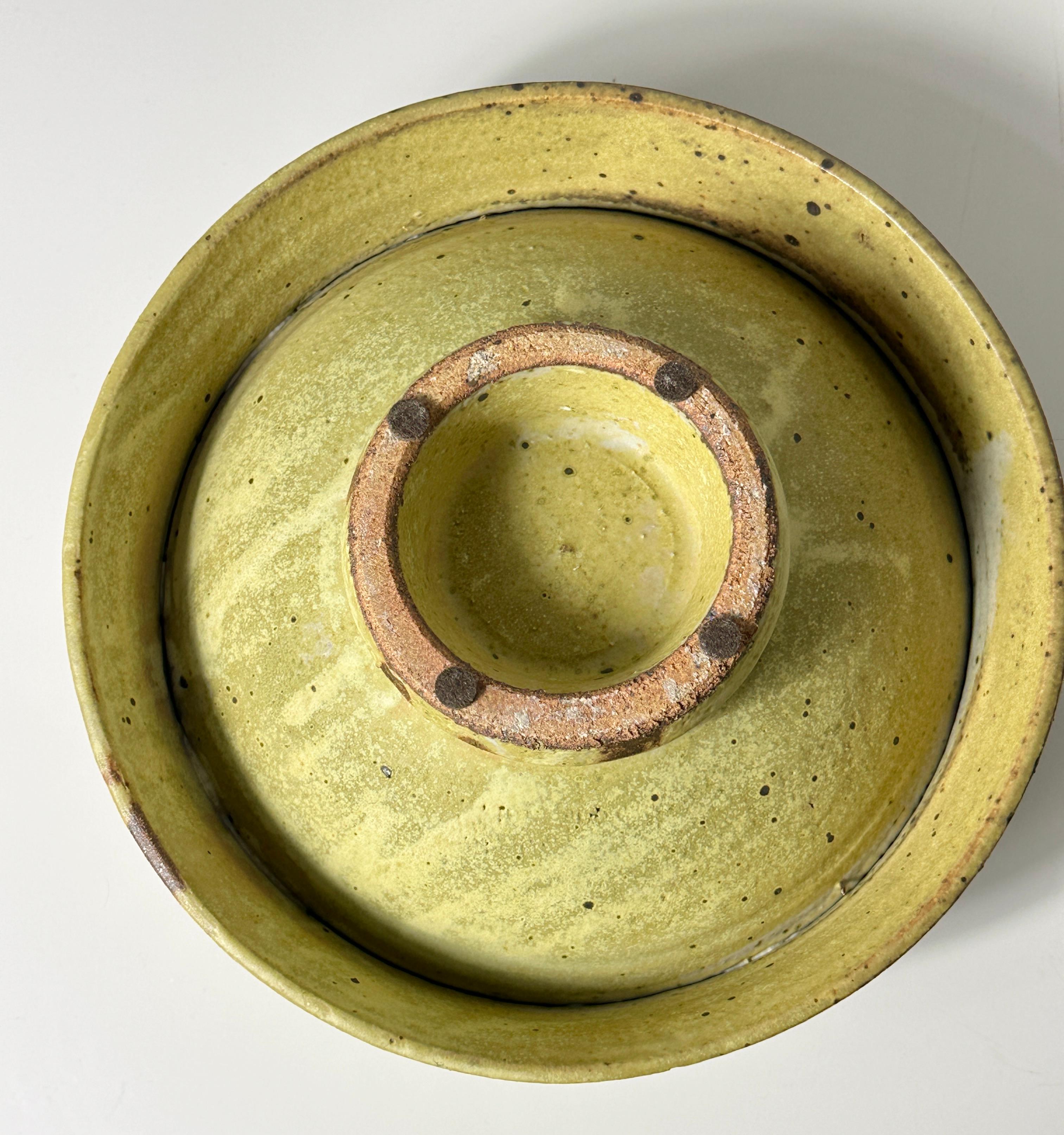 Warren MacKenzie Glazed Ceramic Drop Rim Footed Bowl in Stoneware 20th Century For Sale 6