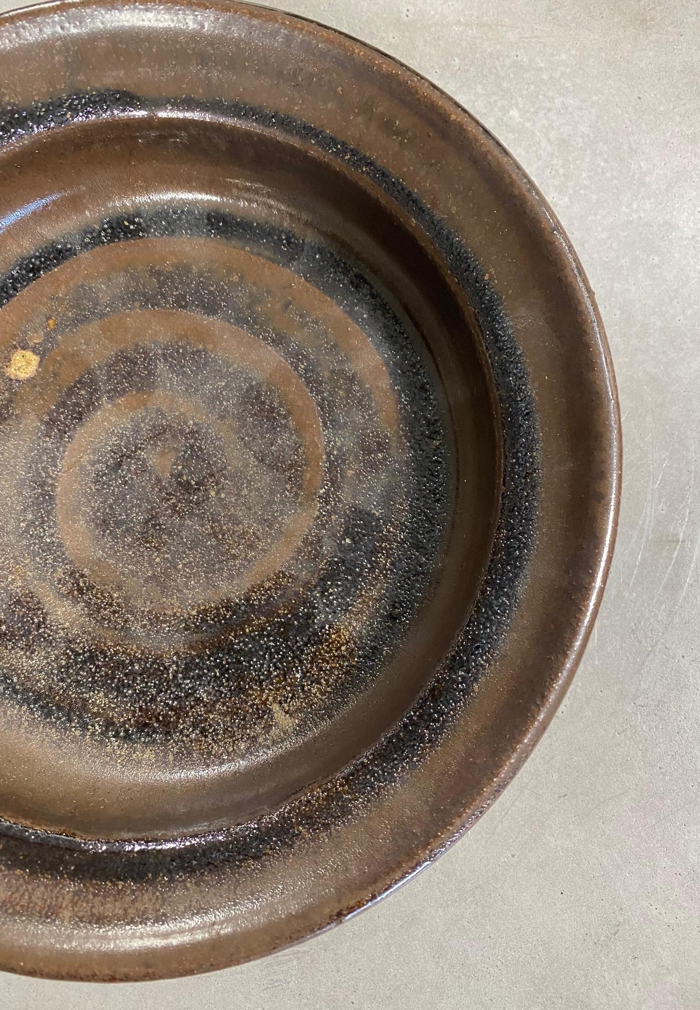 Stoneware Warren MacKenzie Signed Studio Pottery Ceramic Tenmoku Glazed Footed Bowl For Sale