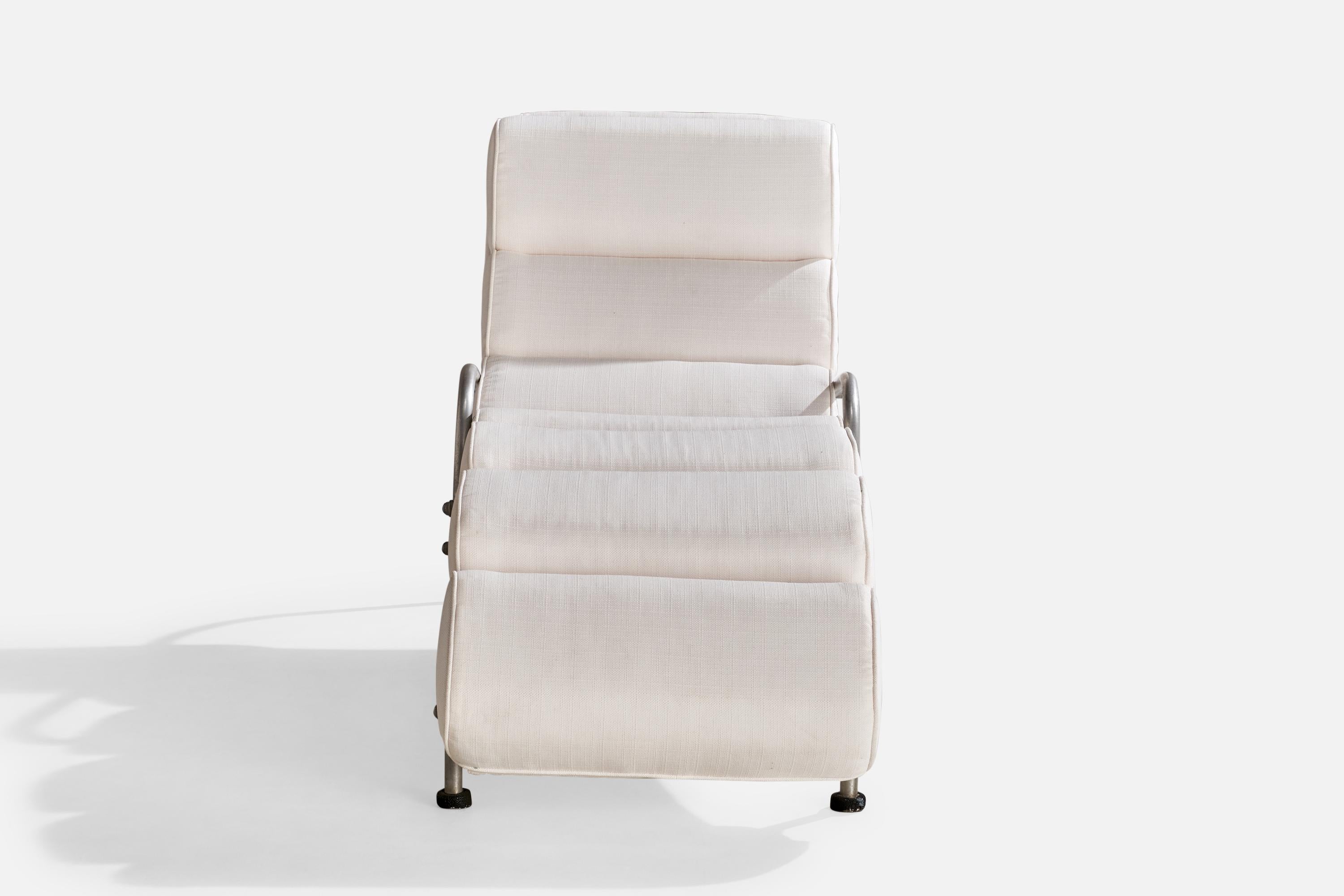 American Warren McArthur, Chaise Longue, Aluminum, White Fabric, USA, c. 1930s For Sale