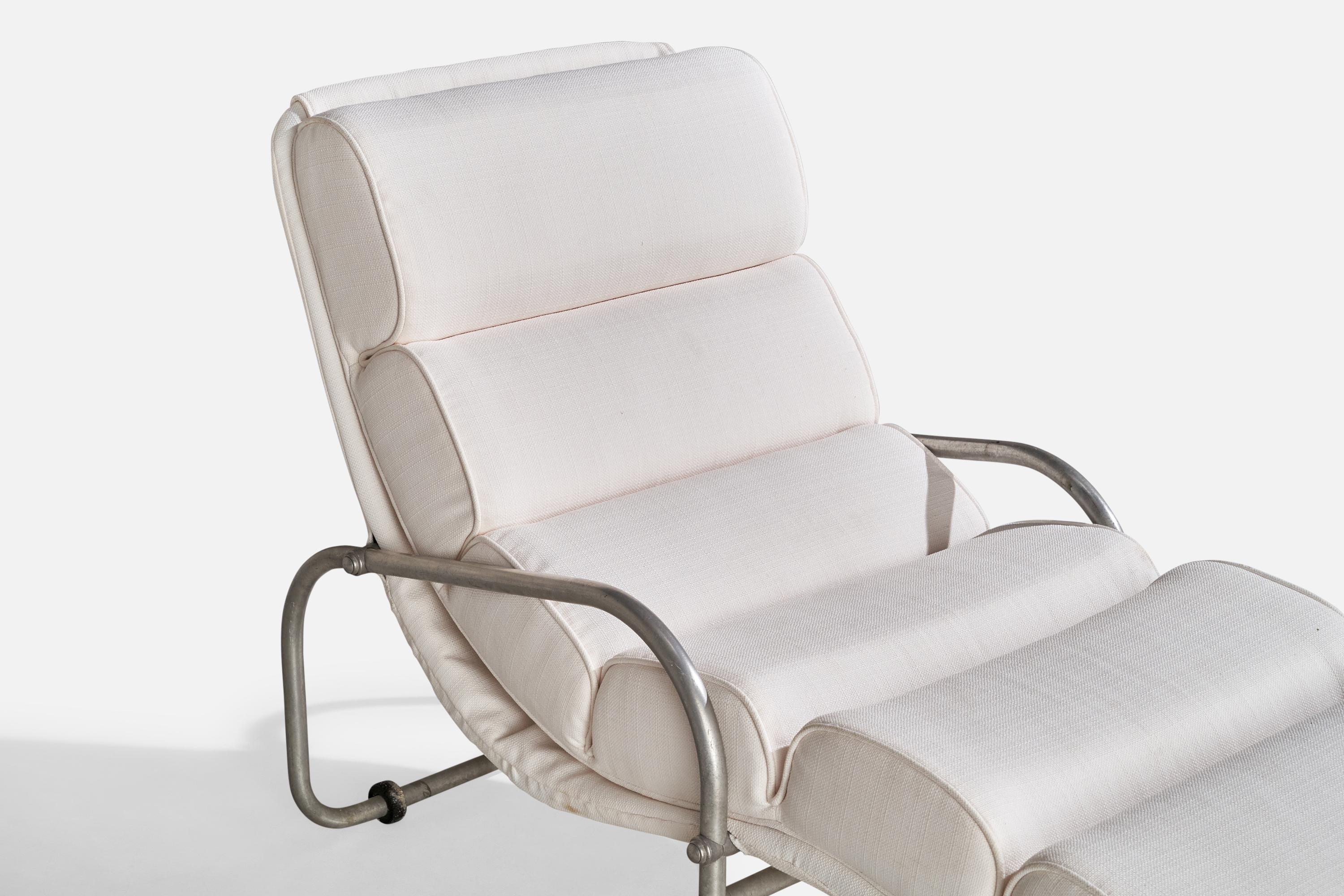 Warren McArthur, Chaise Longue, Aluminum, White Fabric, USA, c. 1930s For Sale 2