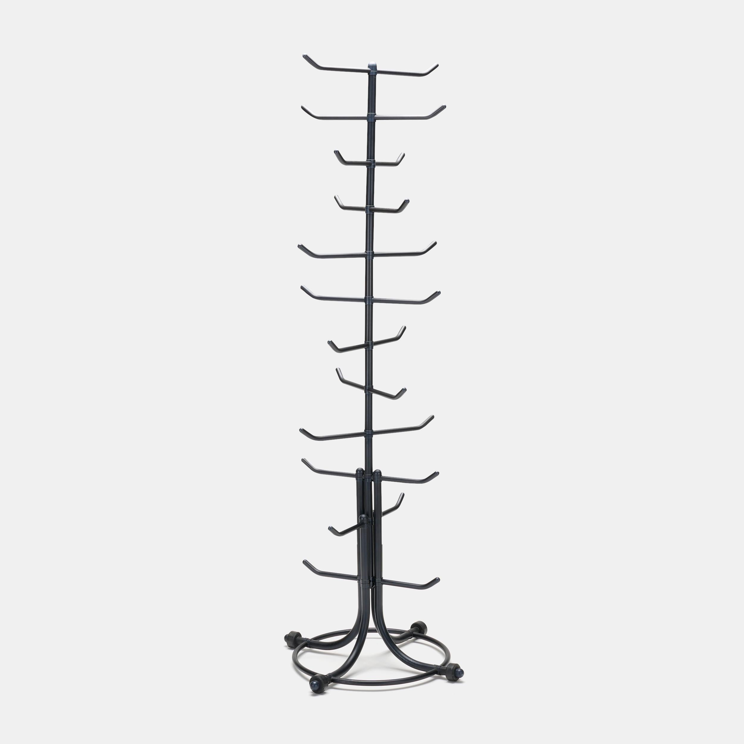 Présentoir commercial Warren McArthur pour chapeaux et manteaux pour Established & Sons. Conçu à l'origine en 1938. Established & Sons a produit ce modèle au début des années 2000 et il n'est plus en production. 

 Dimensions : 69