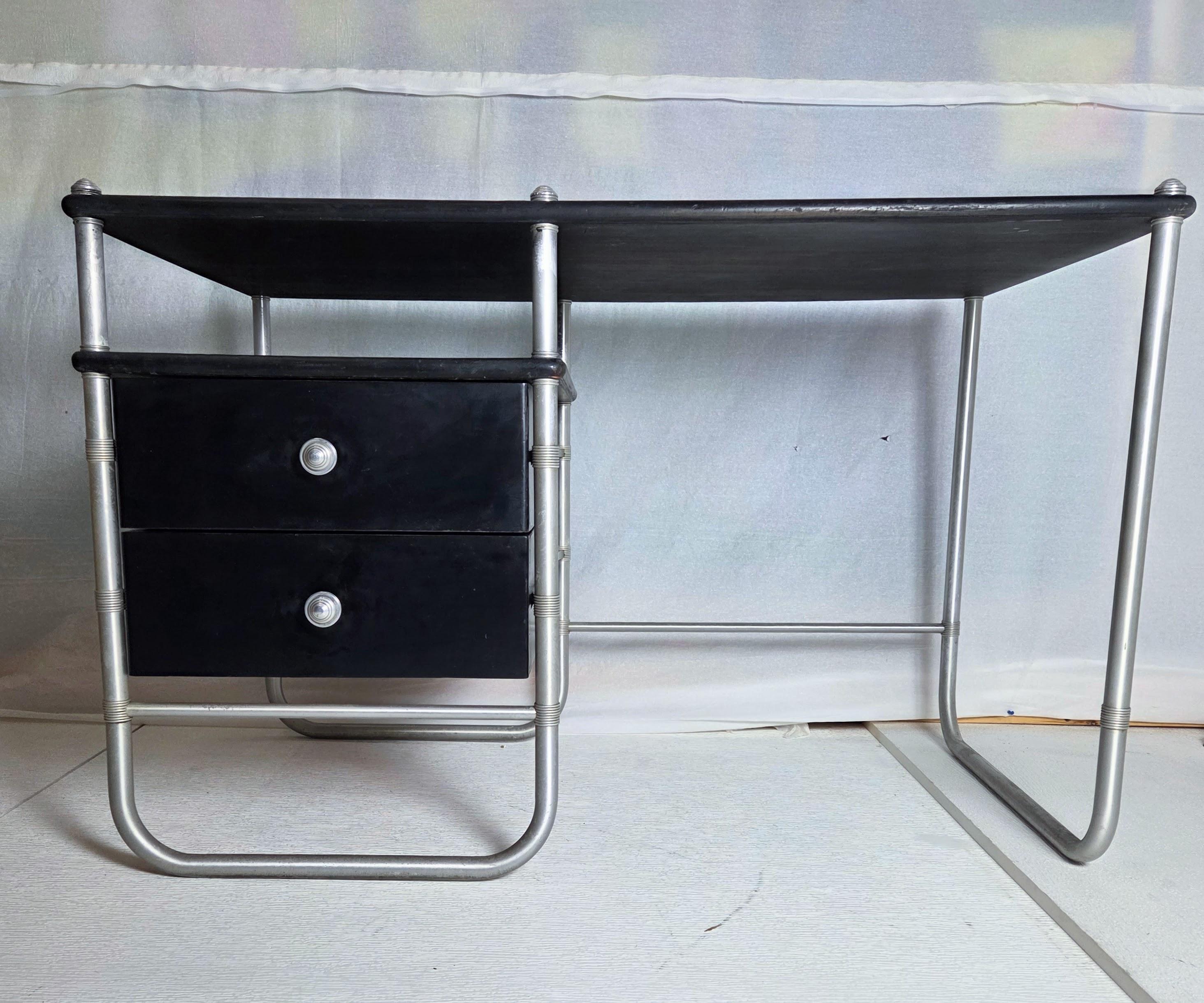 Warren McArthur Corporation Model No. 1541-2 Bureau à deux tiroirs Rome. A.I.C. c.1934/35 en vente 1