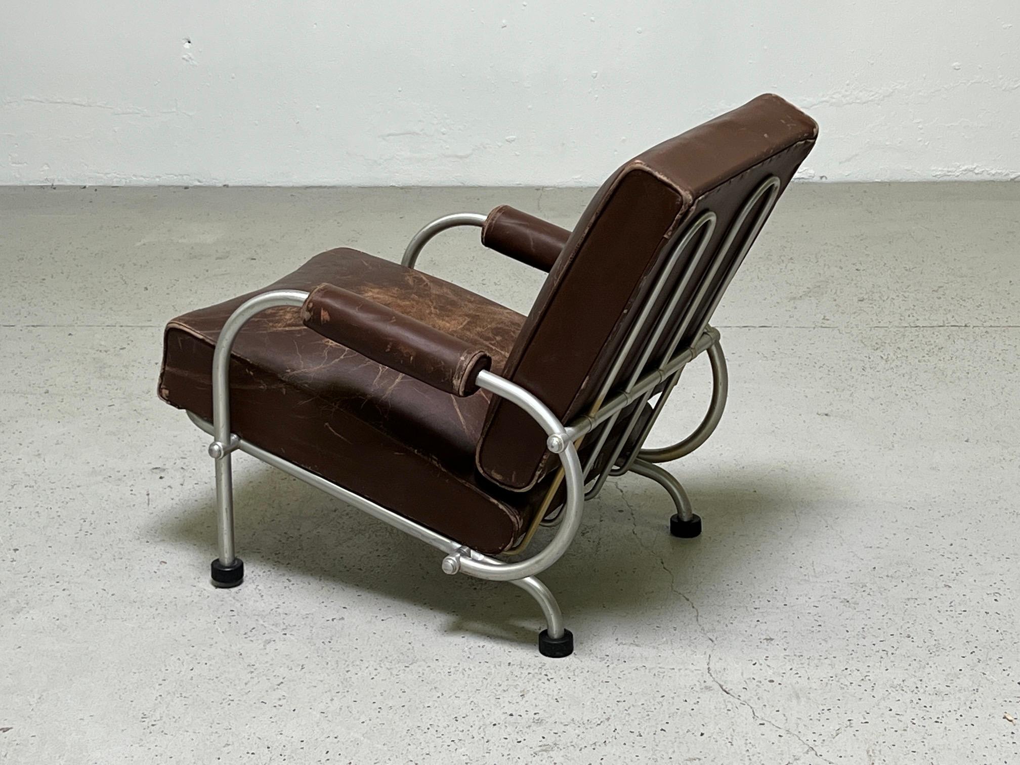Milieu du XXe siècle Warren McArthur fauteuil de salon en cuir d'origine en vente