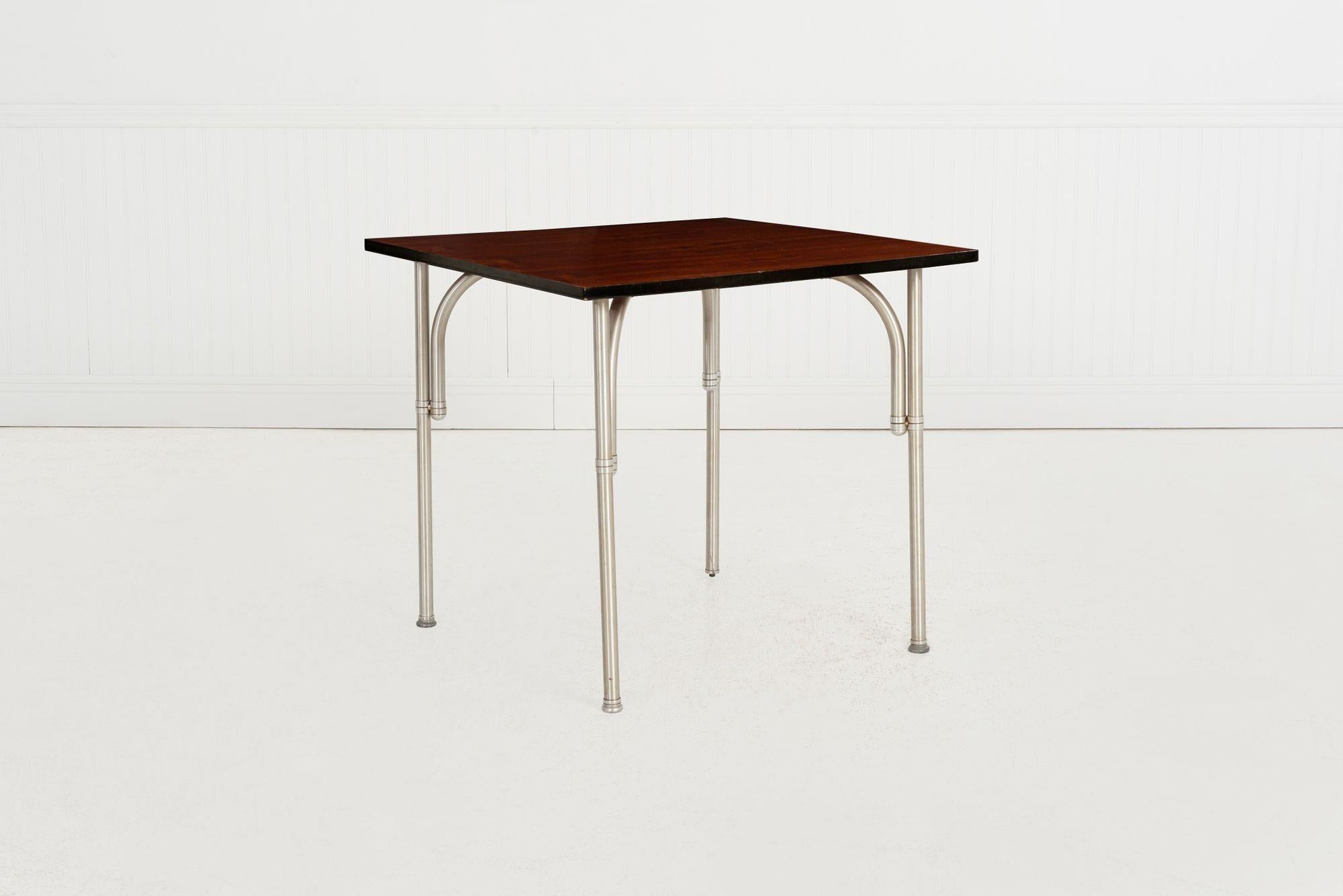 Mesa auxiliar Warren McArthur, 1942 en Bueno estado para la venta en Chicago, IL