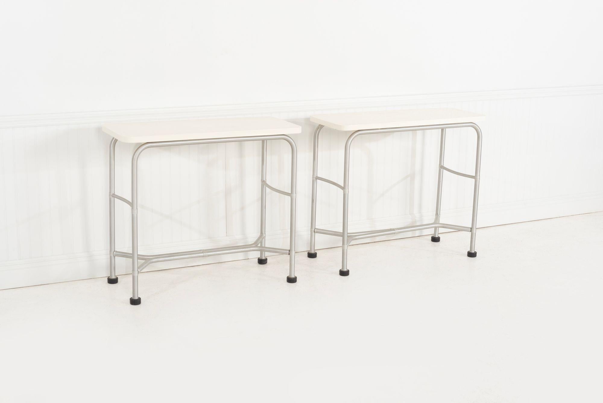 Warren McArthur Pareja de consolas 1933 Aluminio en venta