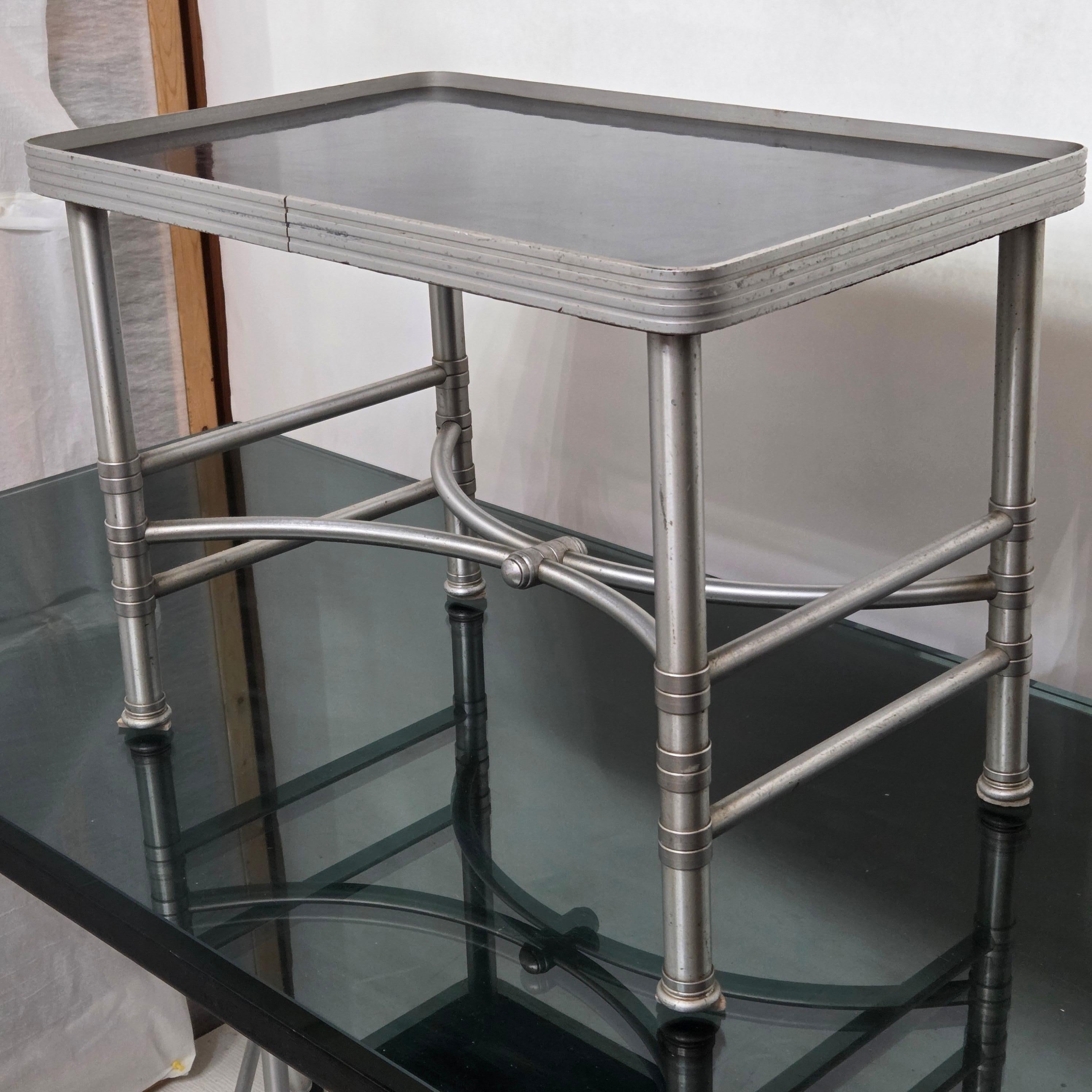 Table d'appoint Warren McArthur Aluminium anodisé Noir Cafolite One Park Avenue 1938 en vente 3