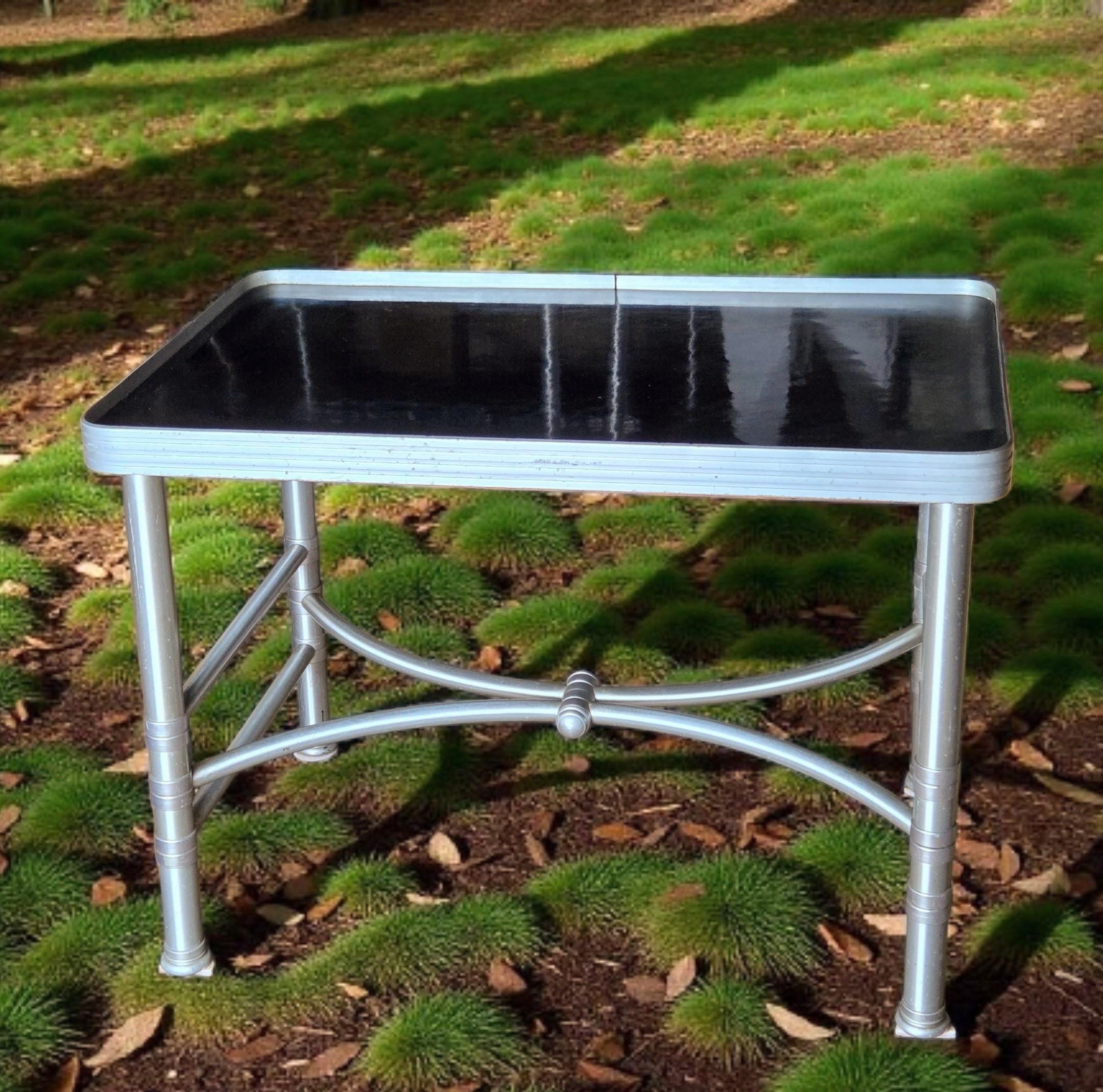 Table d'appoint Warren McArthur Aluminium anodisé Noir Cafolite One Park Avenue 1938 en vente 5