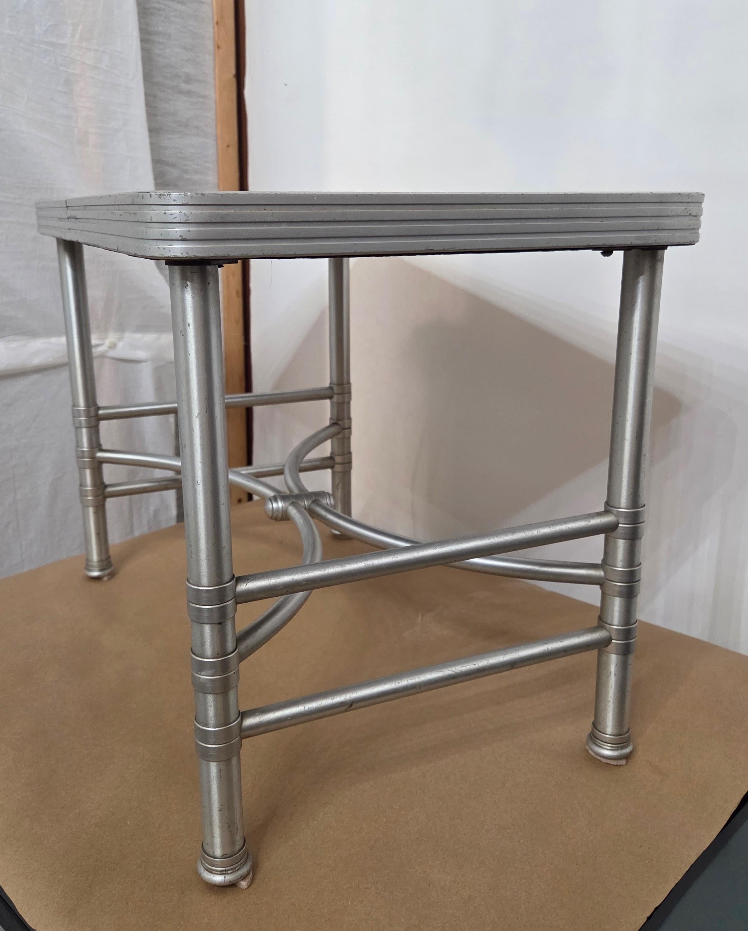 Table d'appoint Warren McArthur Aluminium anodisé Noir Cafolite One Park Avenue 1938 en vente 1