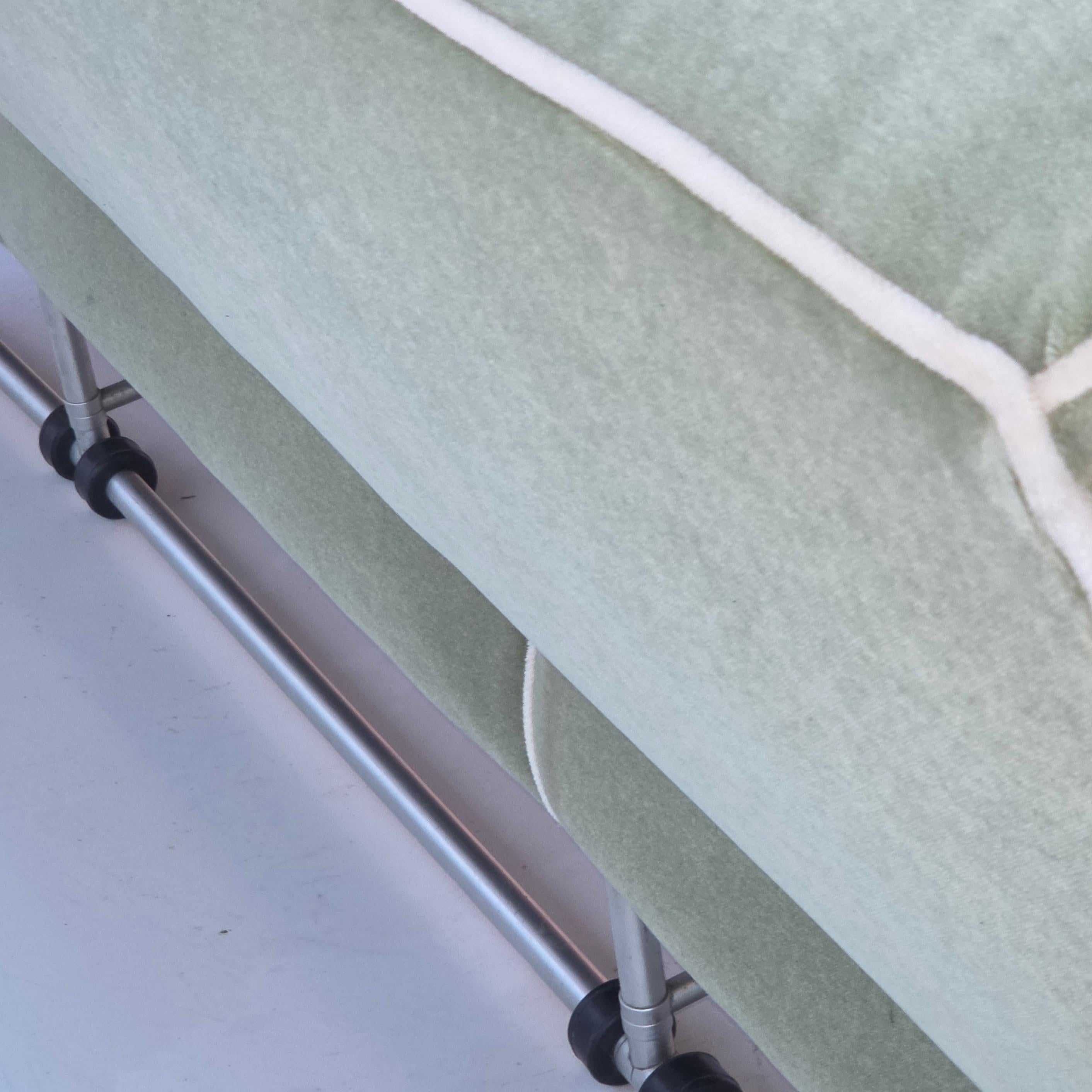 Sofá de 3 plazas Warren McArthur Estilo nº 977L AUR Mohair Celadón 1938 en venta 6