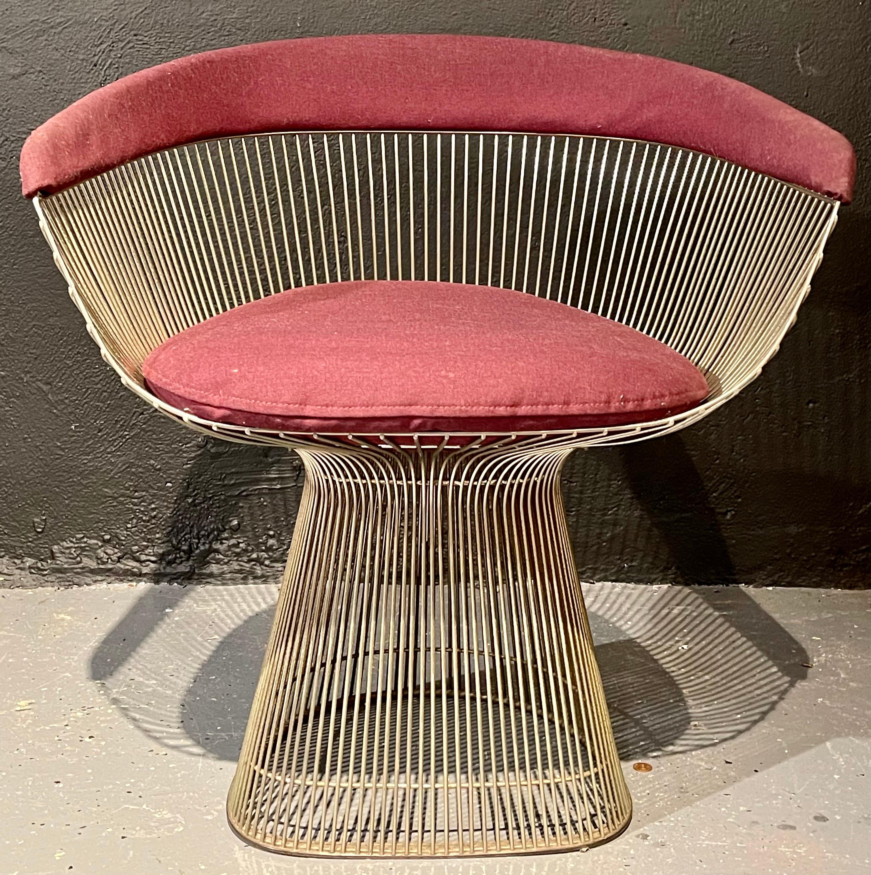 Platner is a seats collection designed by Warren Platner for Knoll. Structure built with metal rods shaped in vertical and horizontal subsequently treated with nickel finish and clear protective, shell with foam cushions variable density. Platner is