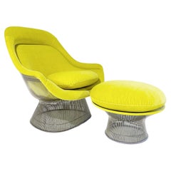 Fauteuil de salon et repose-pieds Warren Platner en velours mohair Dedar