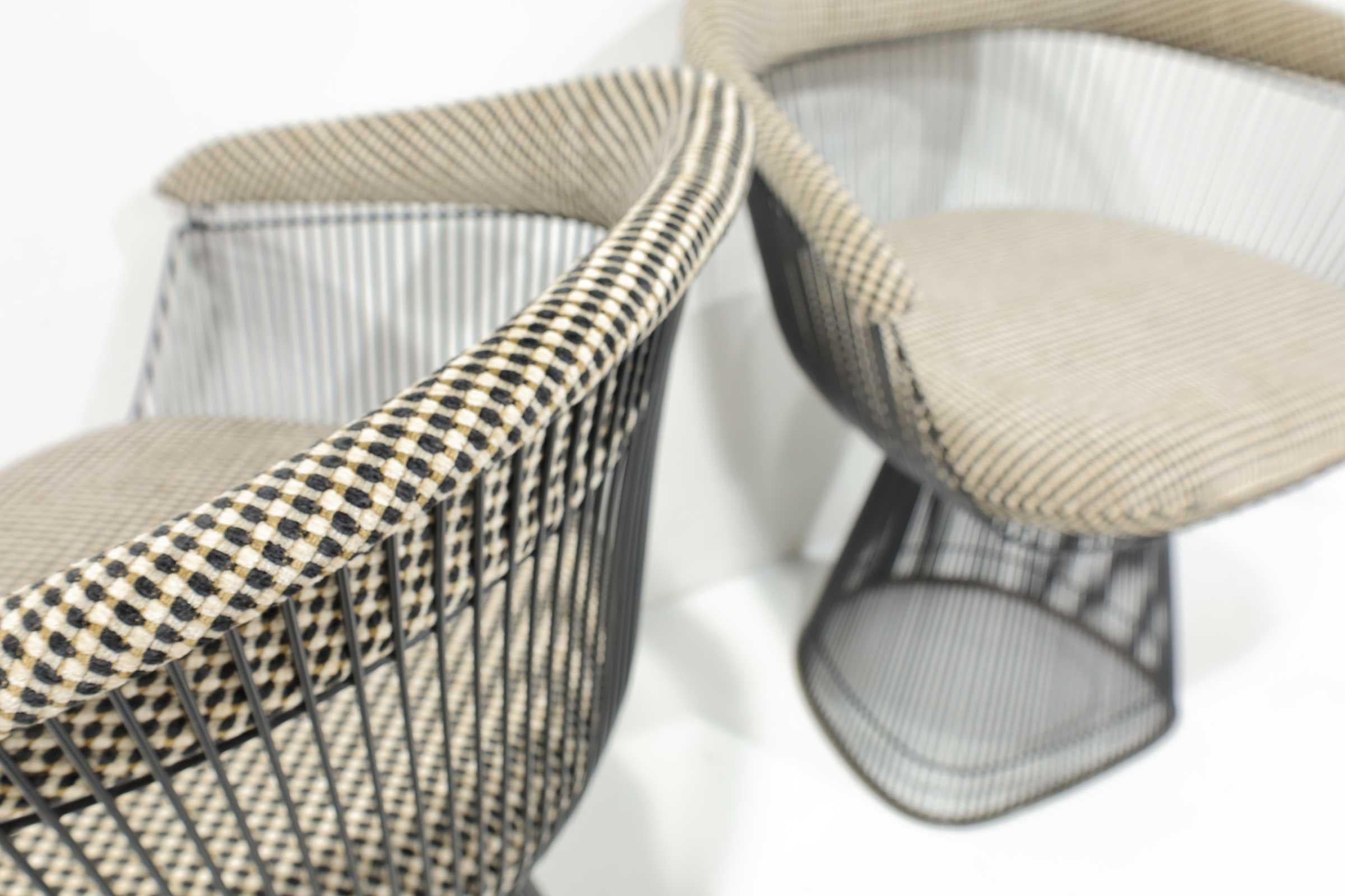 Sedie da pranzo con struttura nera di Warren Platner per Knoll con rivestimento di Kelly Wearstler in vendita 3