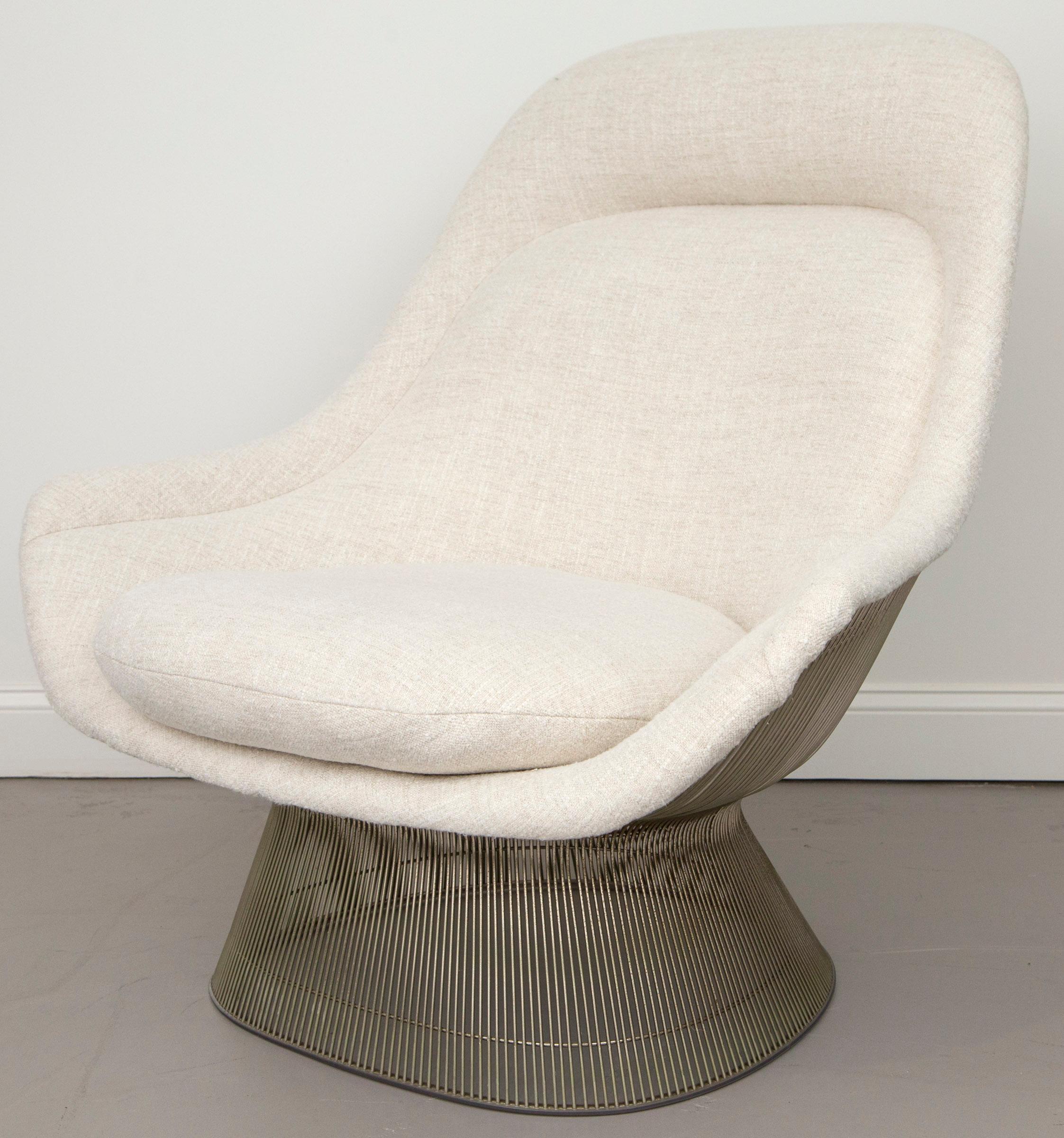 Mid-Century Modern Warren Platner for Knoll Chair Reupholstered in New Maharam Wool Fabric For Sale