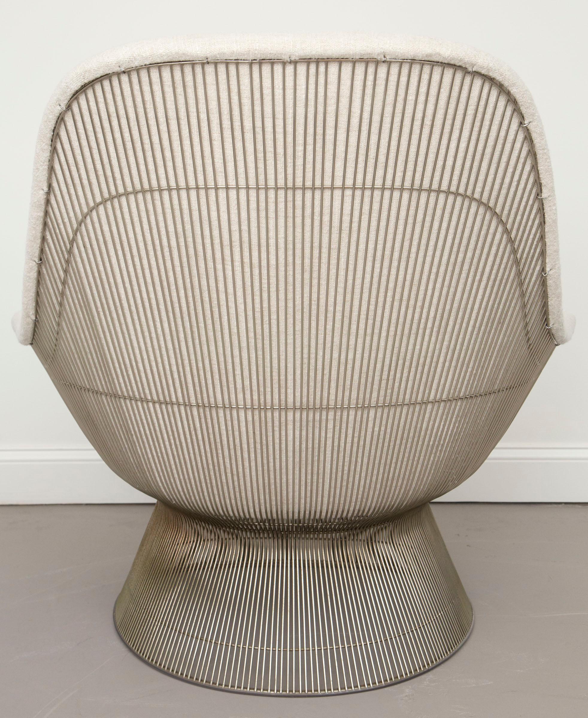 Warren Platner for Knoll Chair Reupholstered in New Maharam Wool Fabric In Good Condition For Sale In Westport, CT