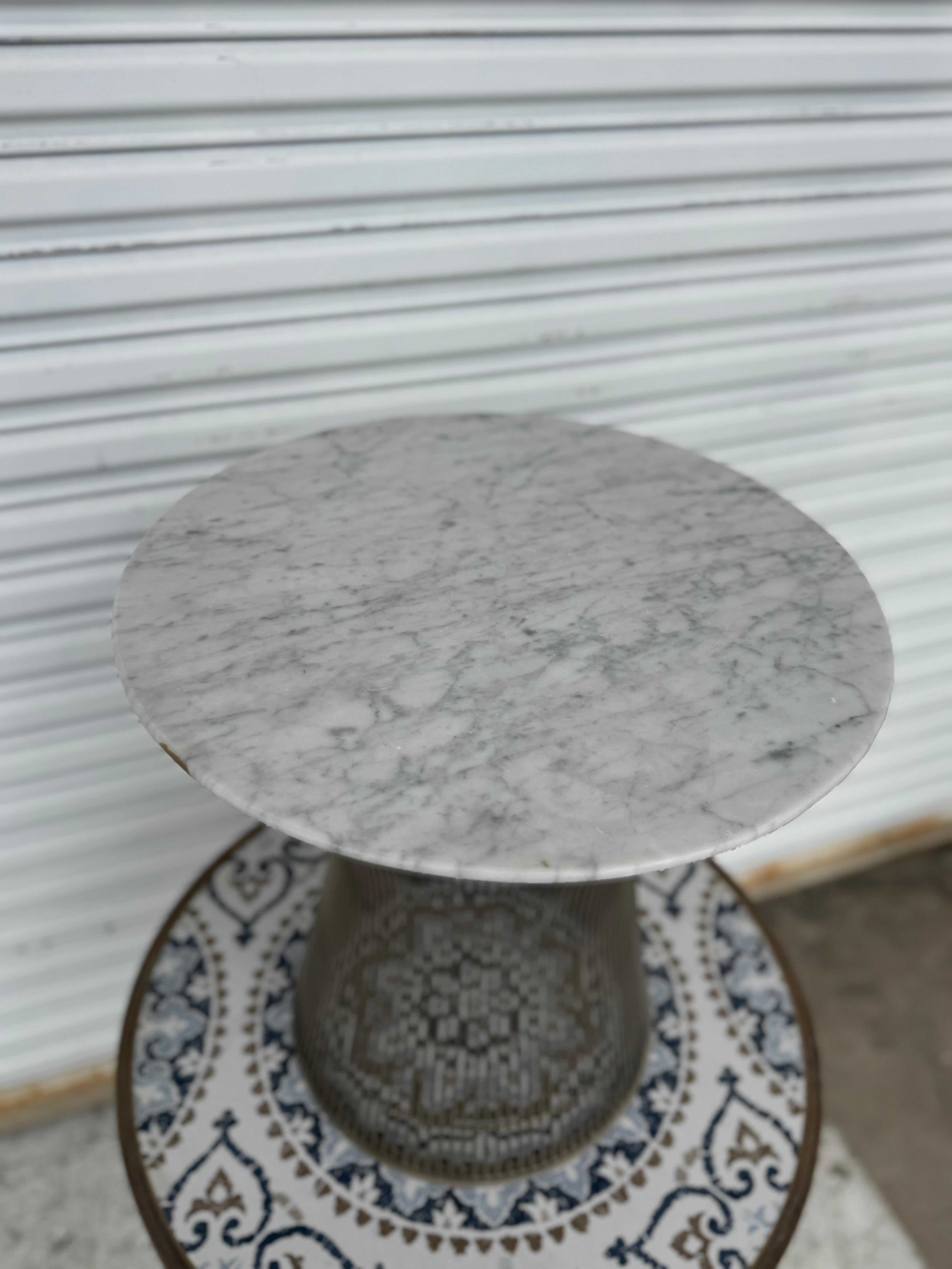 Mid-Century Modern Warren Platner pour Knoll Furniture Table d'appoint à plateau en marbre en vente