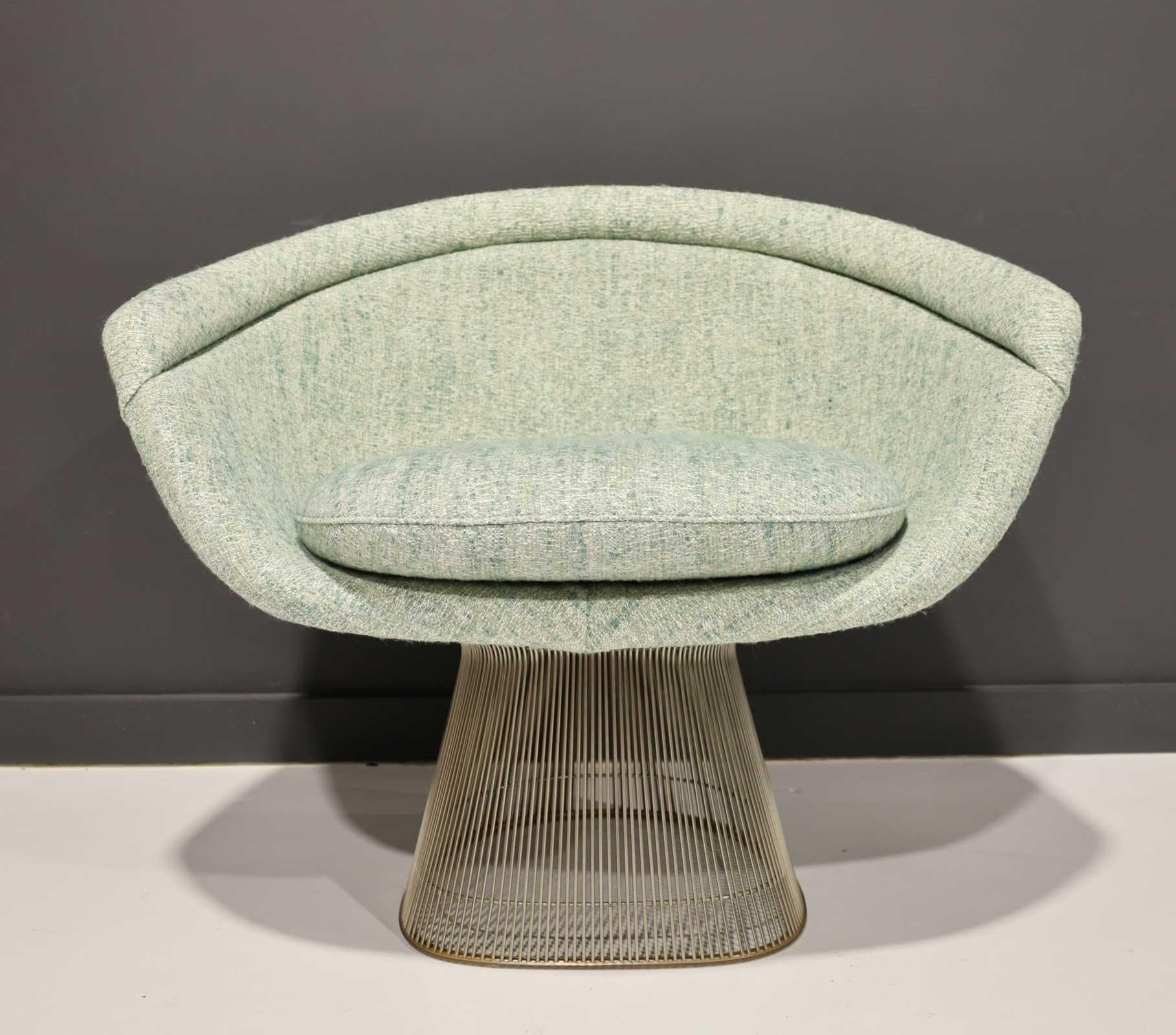 Beautifully reupholstered, a Warren Platner for Knoll nickel lounge chair in a high-quality heavy textured weave.