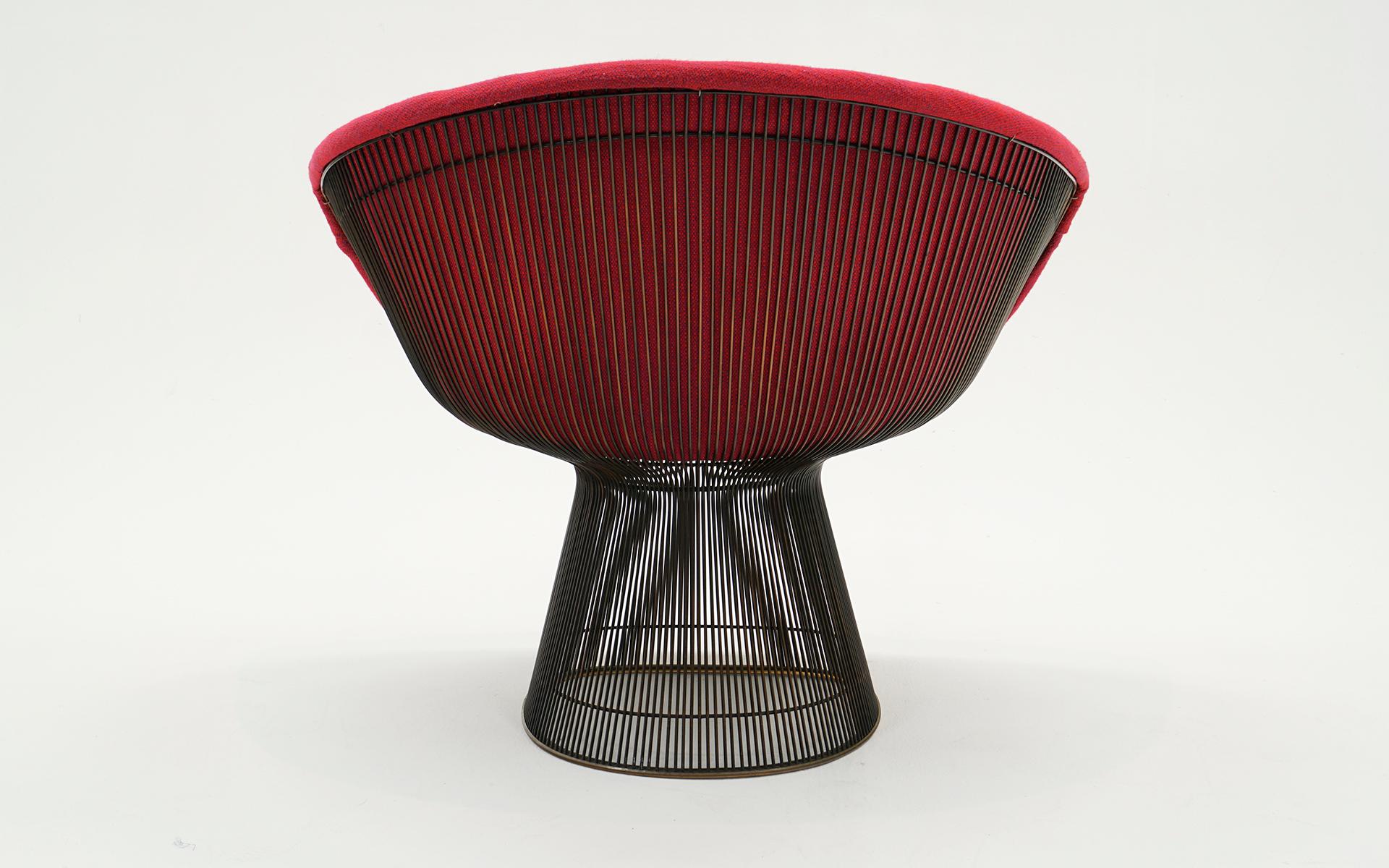 Late 20th Century Warren Platner for Knoll Lounge Chair. Red Fabric, Bronze Frame Finish For Sale