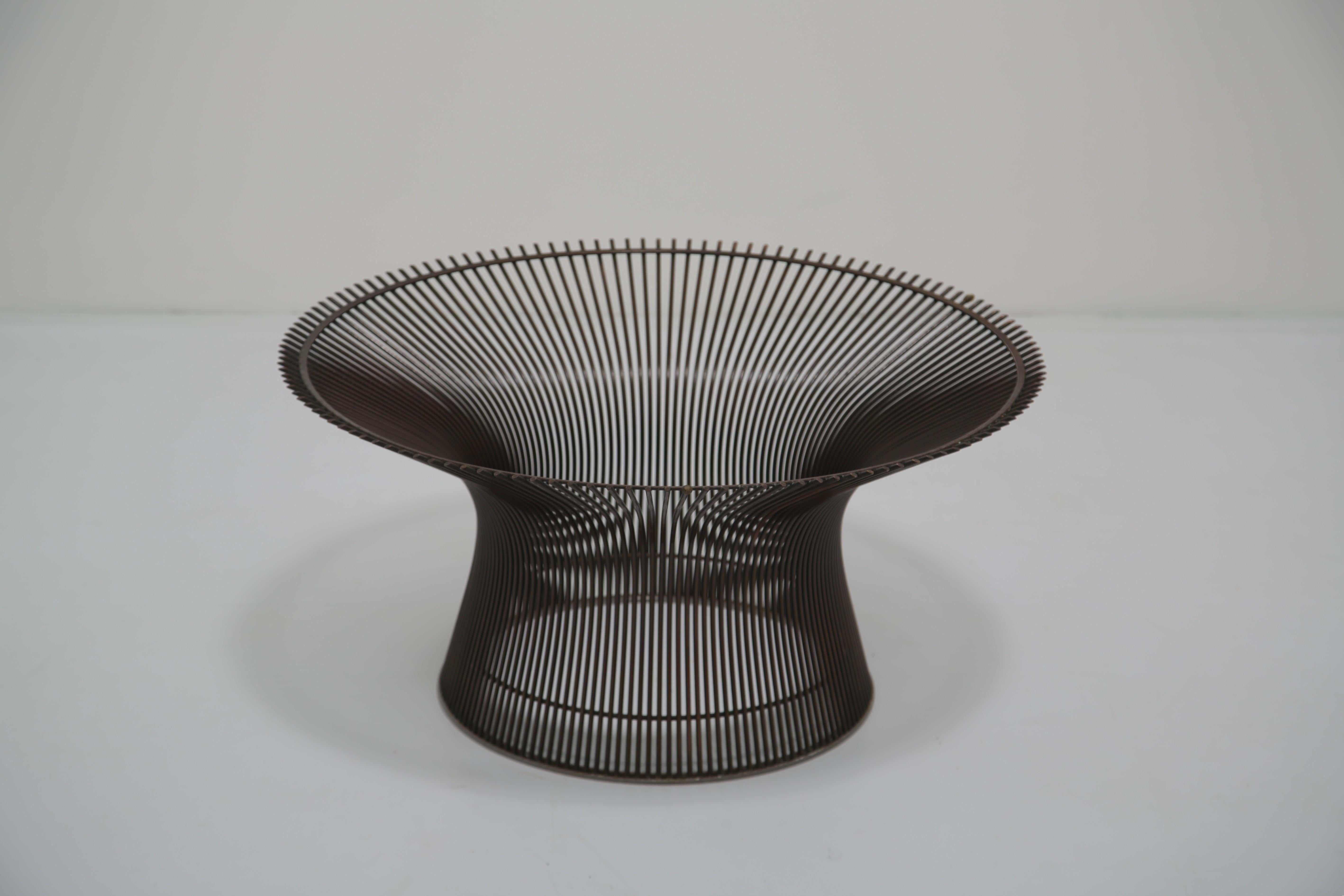 Warren Platner for Knoll, Mid-Century Bronze and Glass Coffee table Circa 1966. For Sale 3