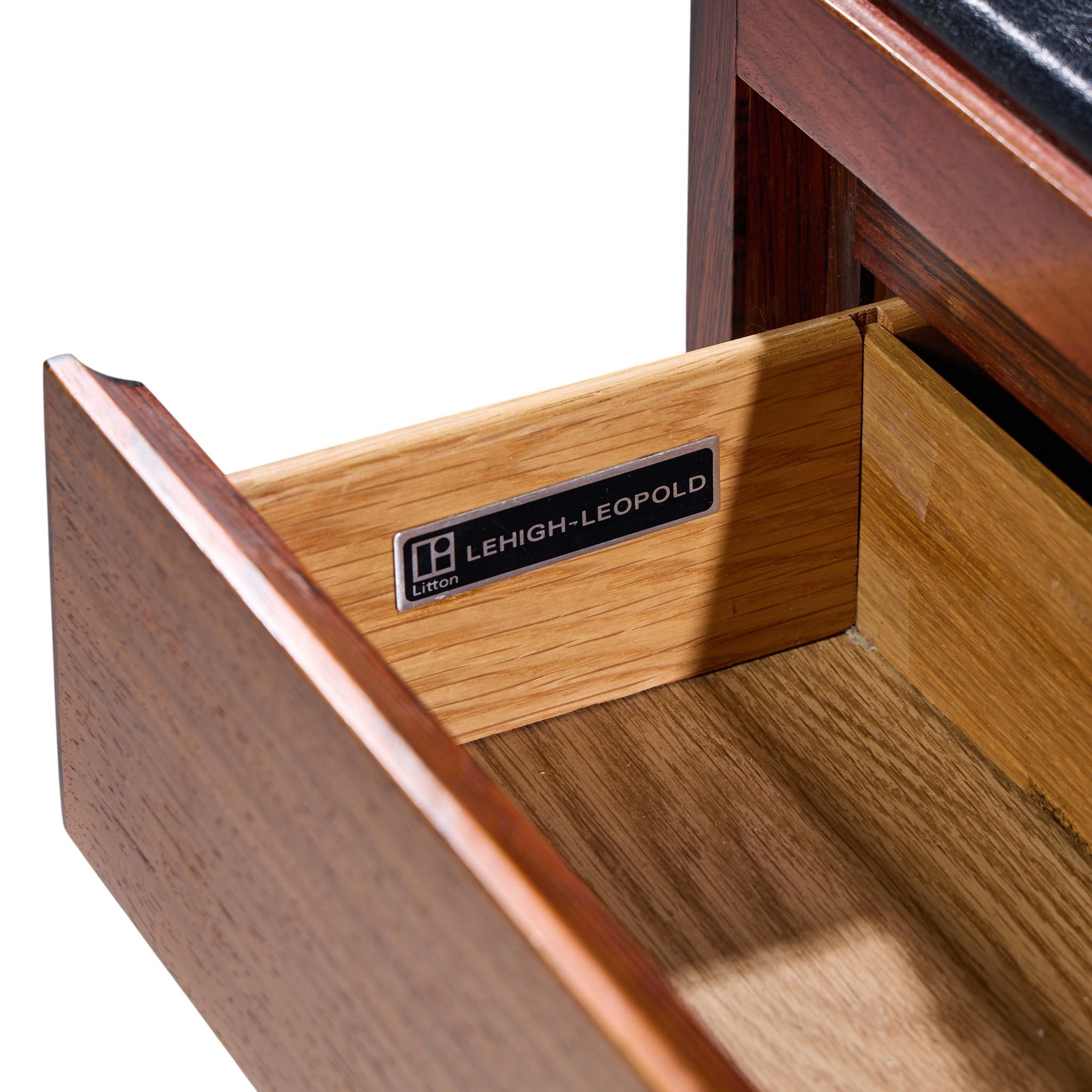 Warren Platner per Lehigh Leopold Credenza di metà secolo in palissandro e cuoio in vendita 3