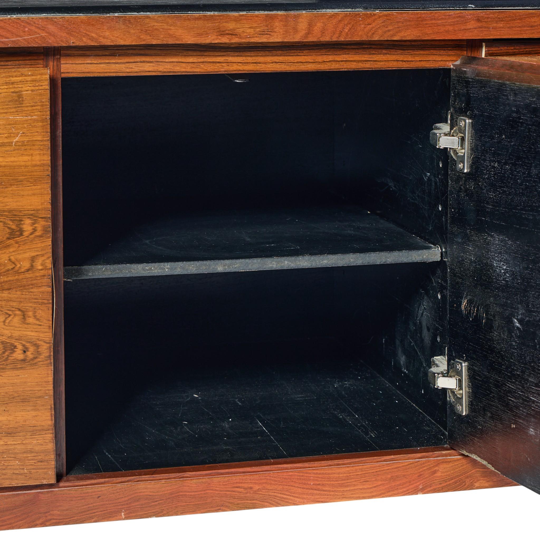 Warren Platner per Lehigh Leopold Credenza di metà secolo in palissandro e cuoio in vendita 1