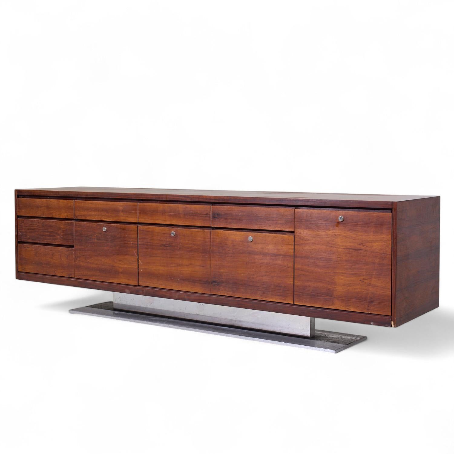 Mid-Century Modern Warren Platner for Lehigh Leopold Mid Century Rosewood, Stainless Steel Credenza For Sale