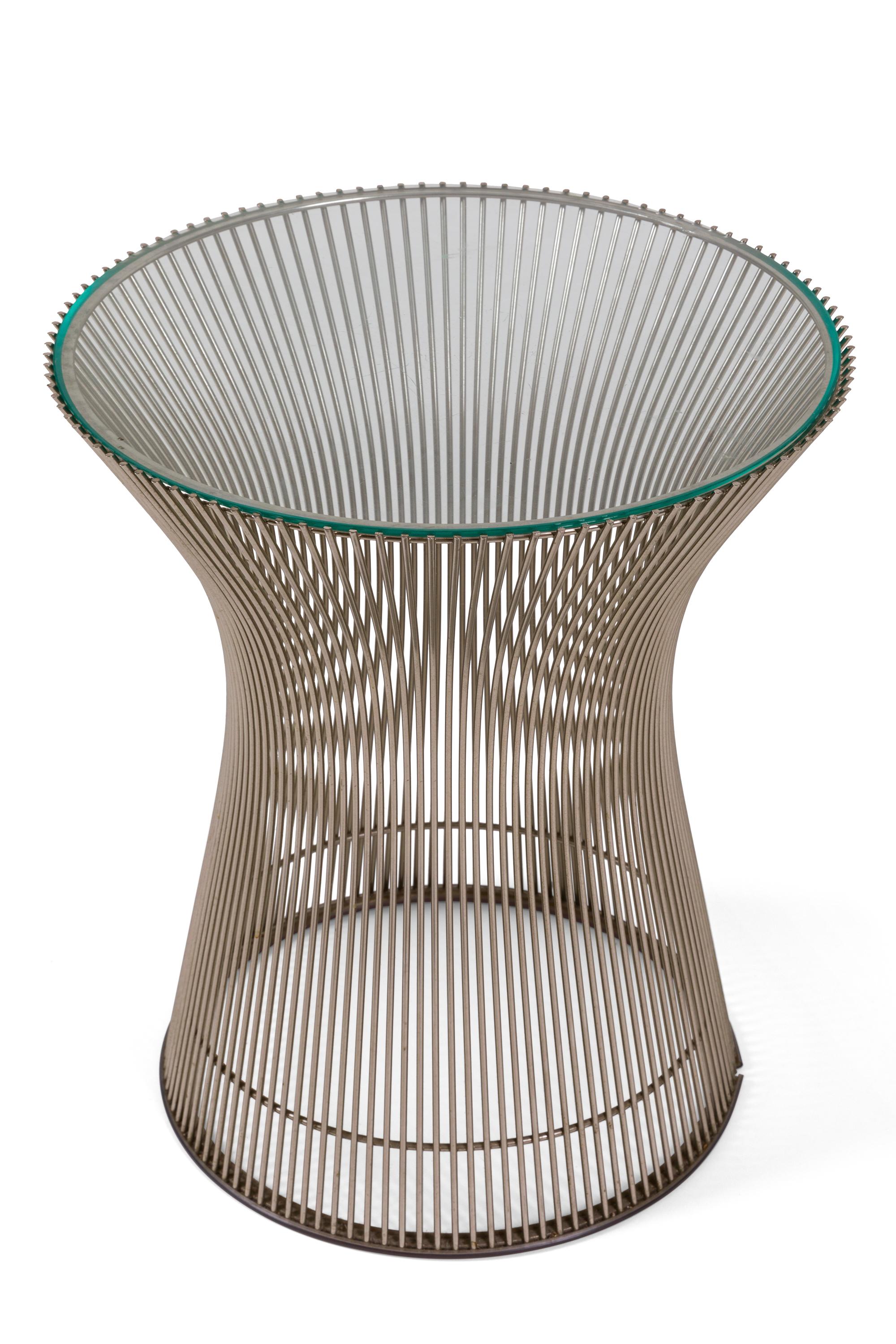 Part of the Platner collection by Knoll in 1962. The side table well demonstrates Platner's industrial materials married with the graceful organic design.
