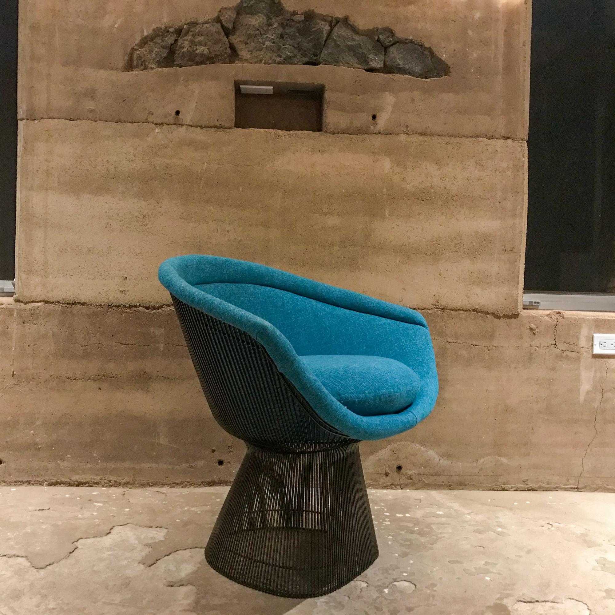 Warren Platner Inviting Teal Blue & Bronze Iconic Steel Knoll Lounge Chairs  3