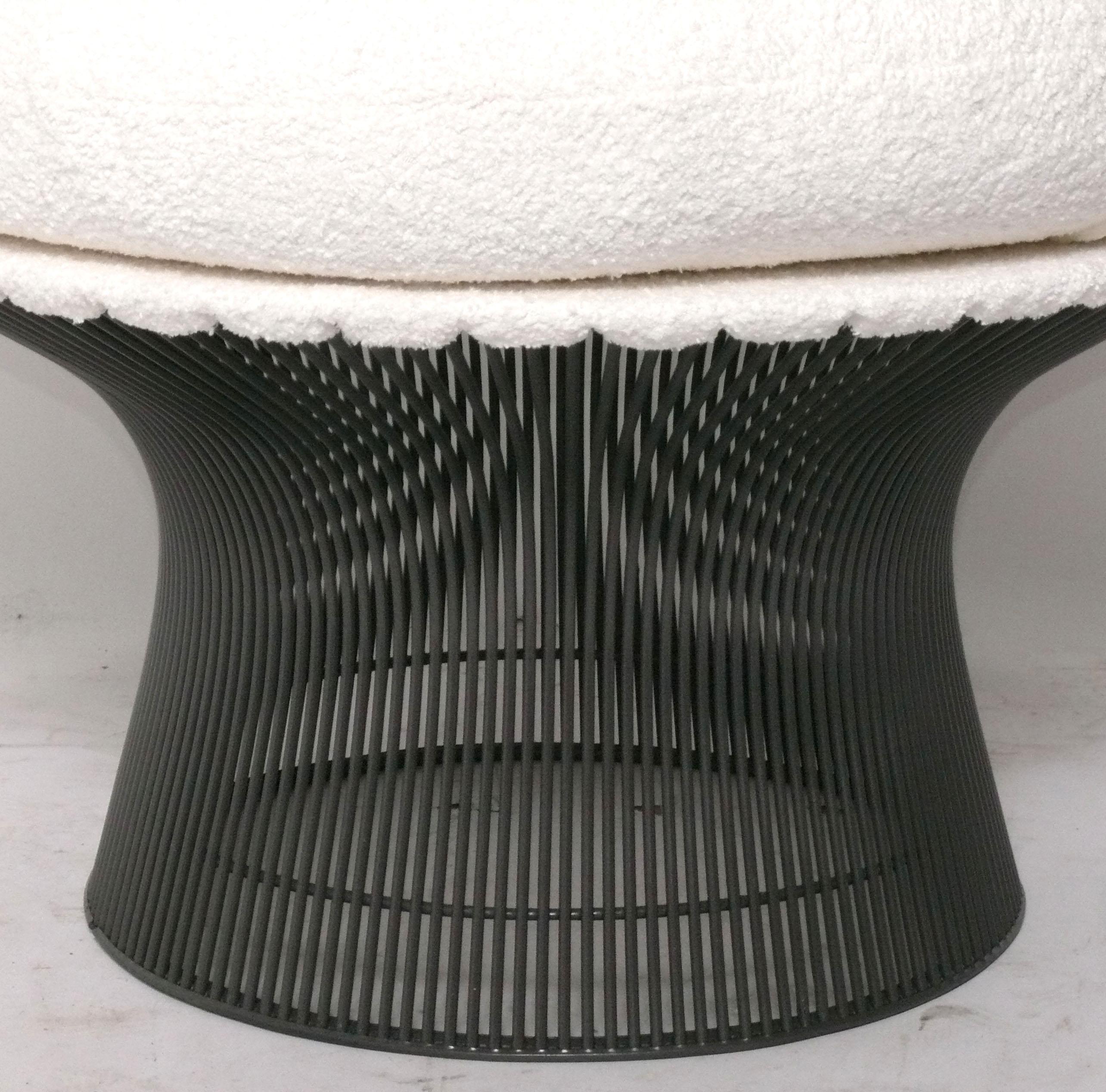 Mid-Century Modern Warren Platner Large Stool or Ottoman Bronze Finish Ivory Boucle Fabric Knoll For Sale