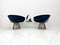 Pareja de sillones Warren Platner de terciopelo zafiro