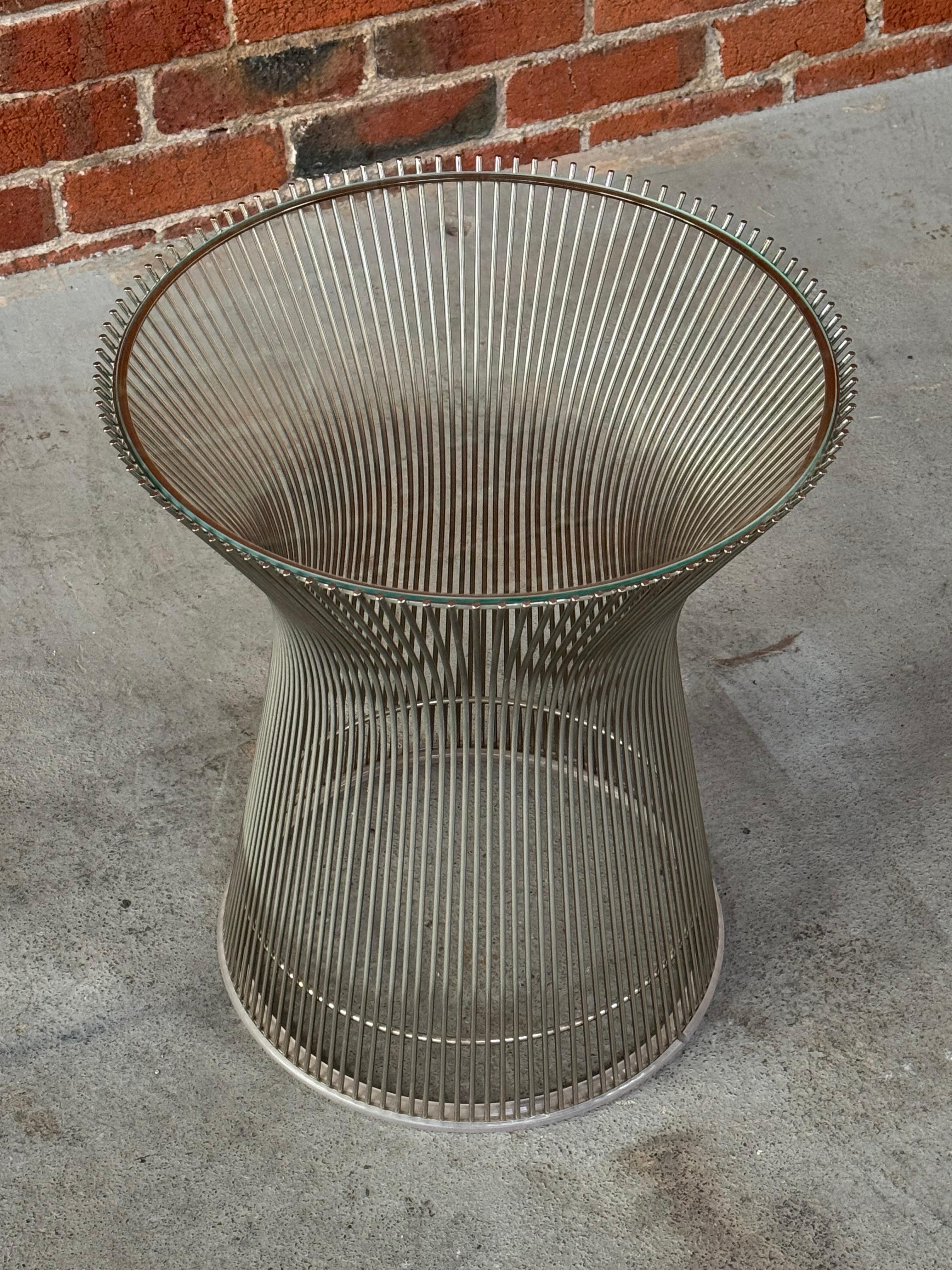 italien Table d'appoint en nickel et verre Warren Platner Circa 1980 en vente