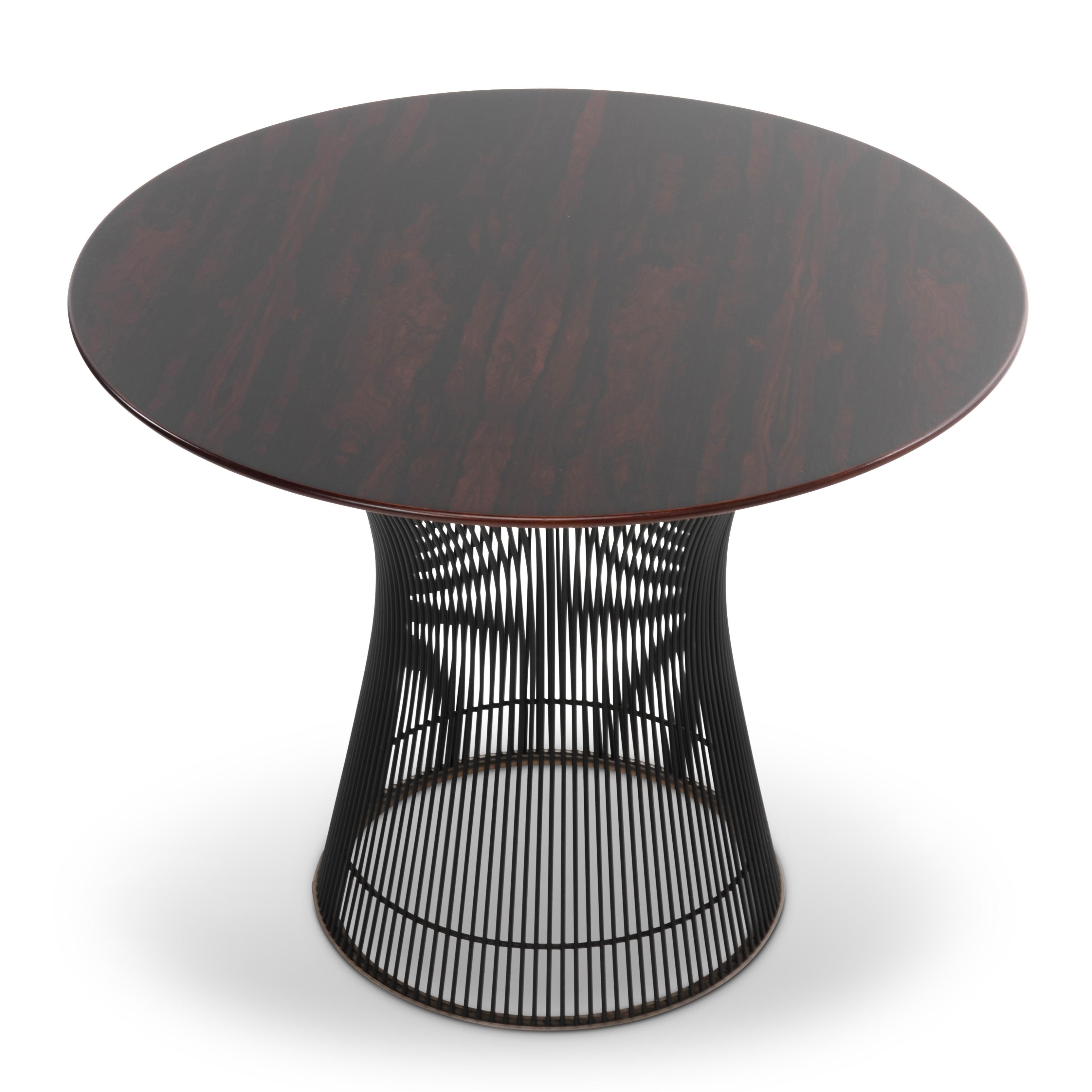 Mid-Century Modern Warren Platner table d'appoint à base noire en bois de rose Knoll Associates, années 1970 en vente