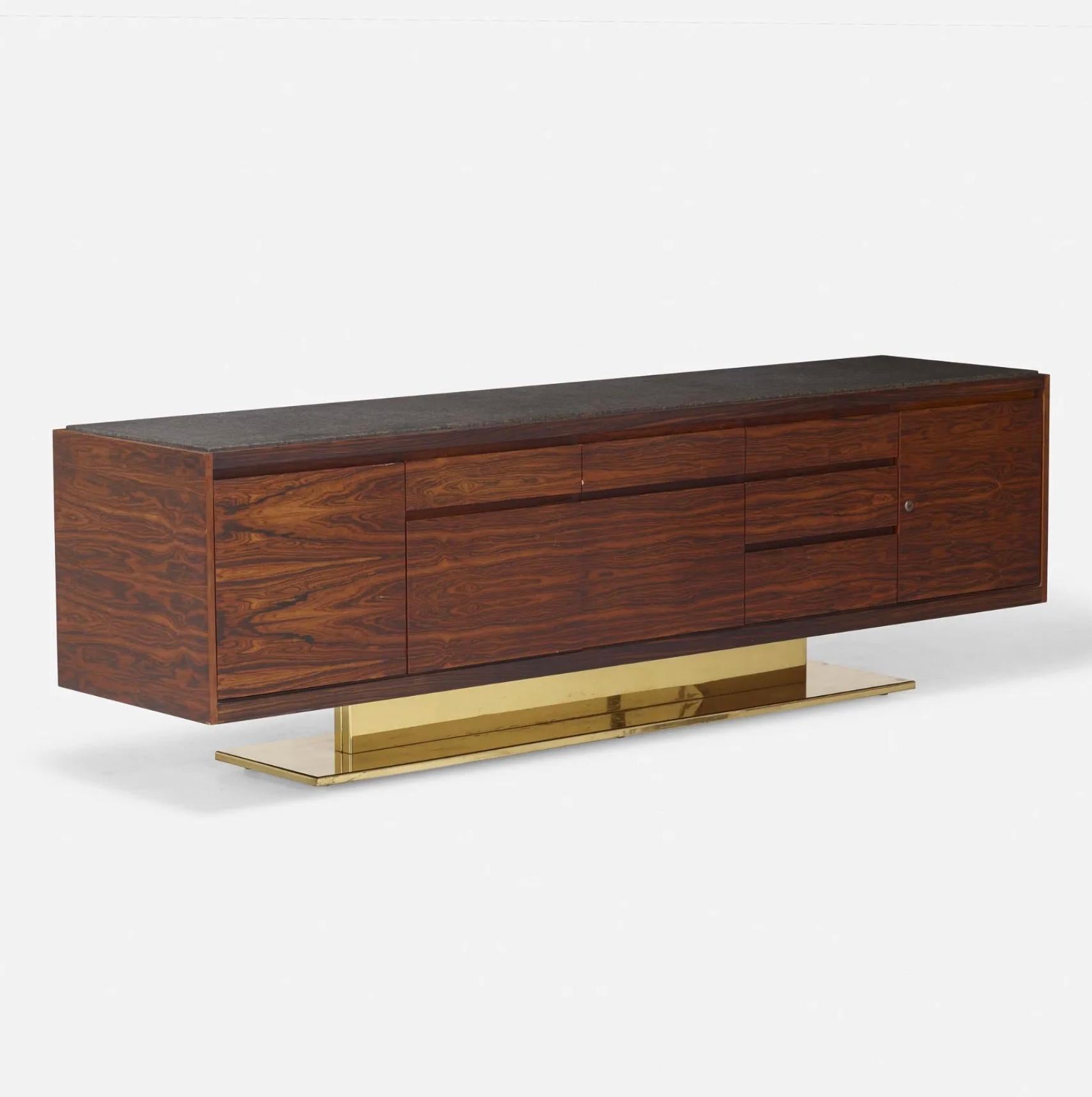 Warren Platner Credenza de palisandro, latón y granito para Lehigh Leopold, c. 1970 Estadounidense en venta
