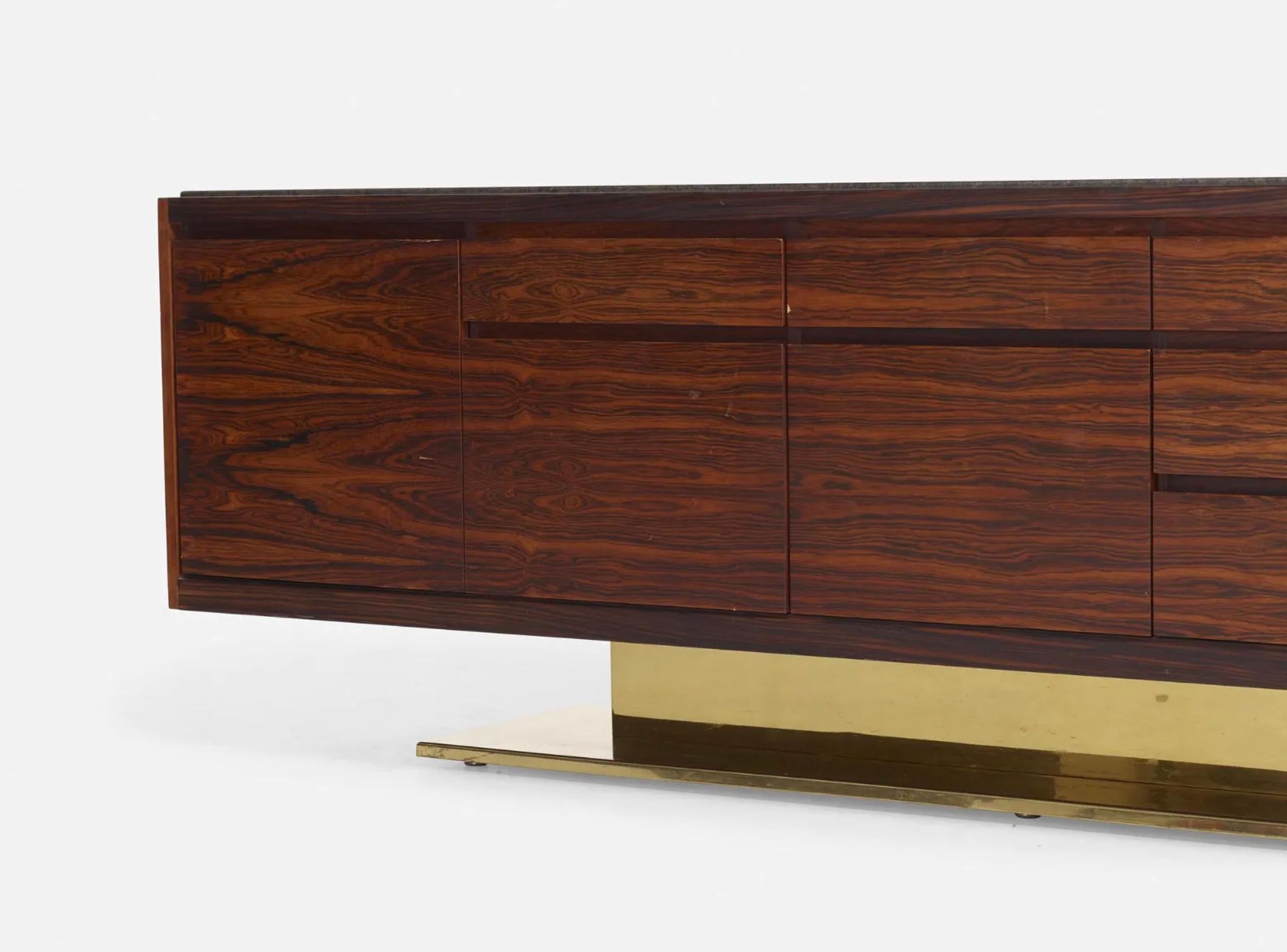 Warren Platner Credenza de palisandro, latón y granito para Lehigh Leopold, c. 1970 en Bueno estado para la venta en Los Angeles, CA