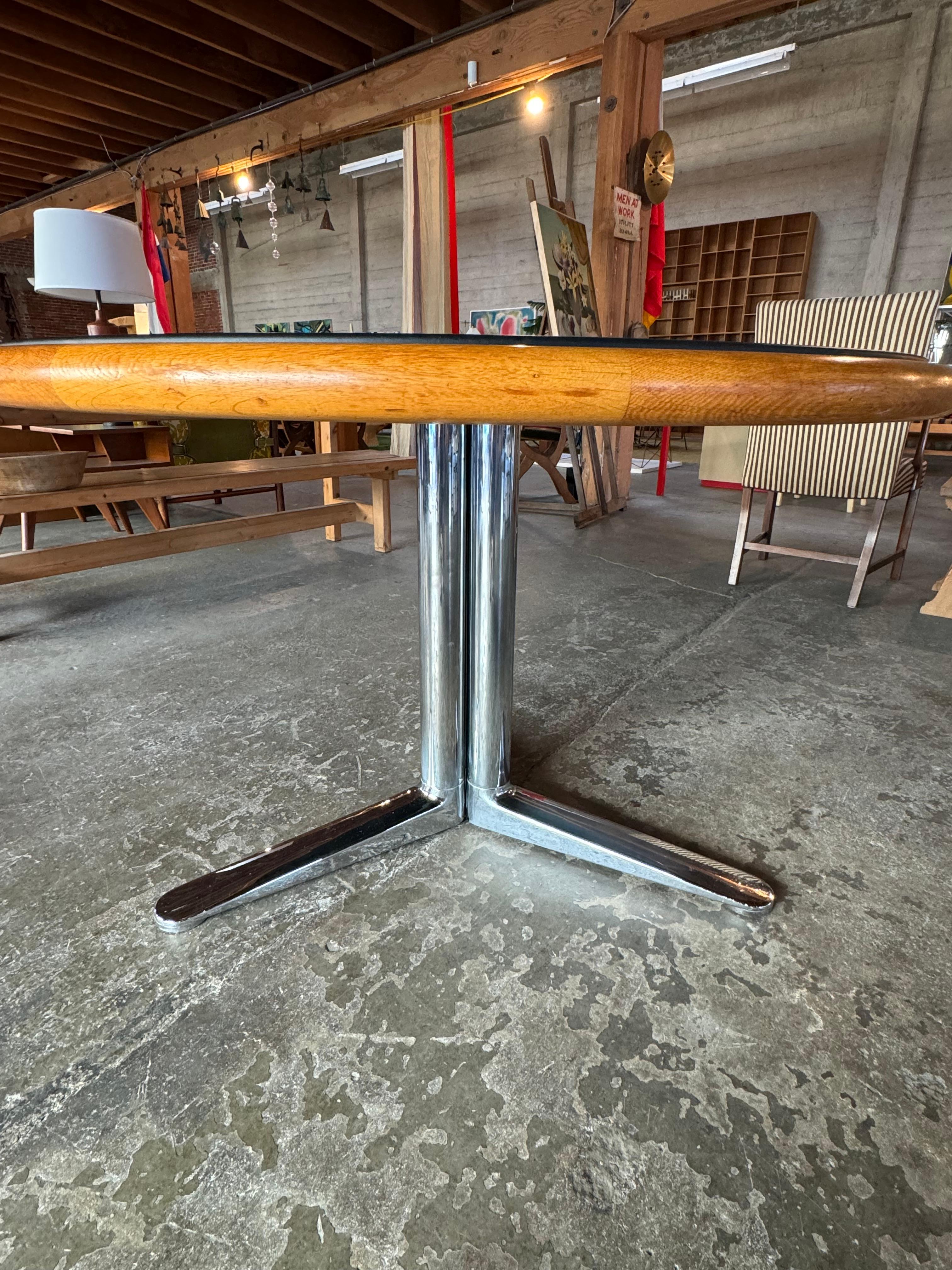 Warren Platner  Round Dining Table for Knoll Oak, Leather & Chrome 1970s In Good Condition In Oakland, CA