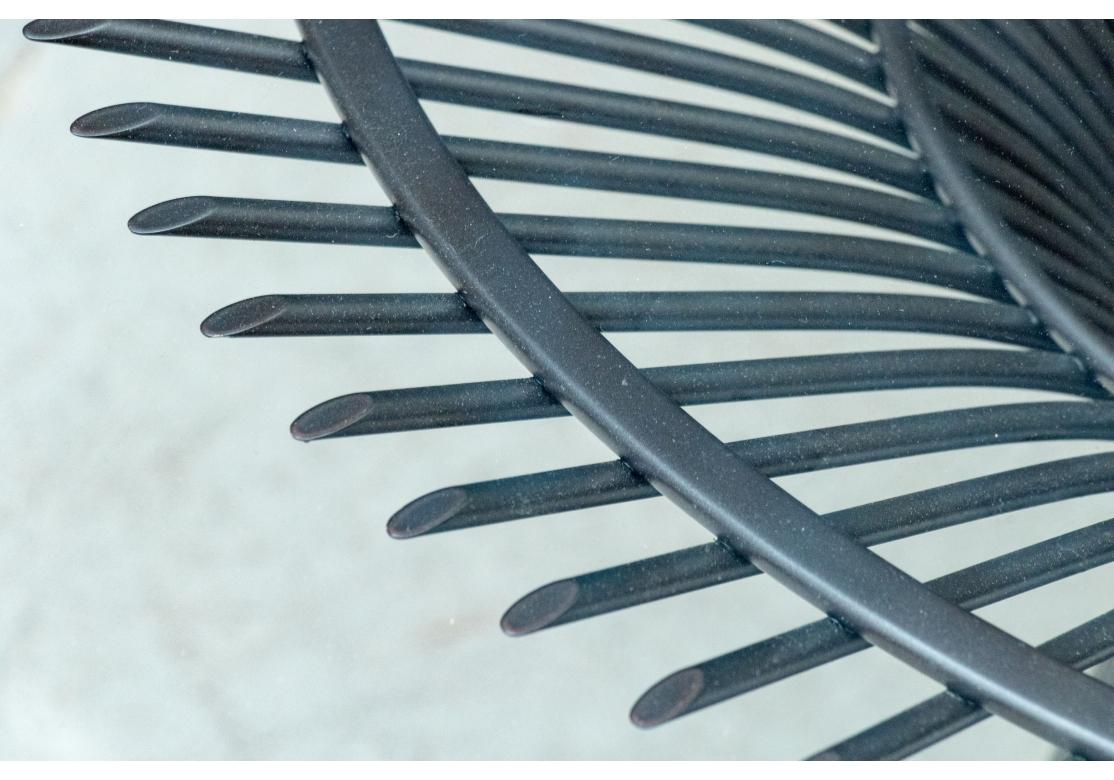 Tavolo da pranzo in acciaio e vetro Warren Platner per Knoll In condizioni discrete in vendita a Bridgeport, CT