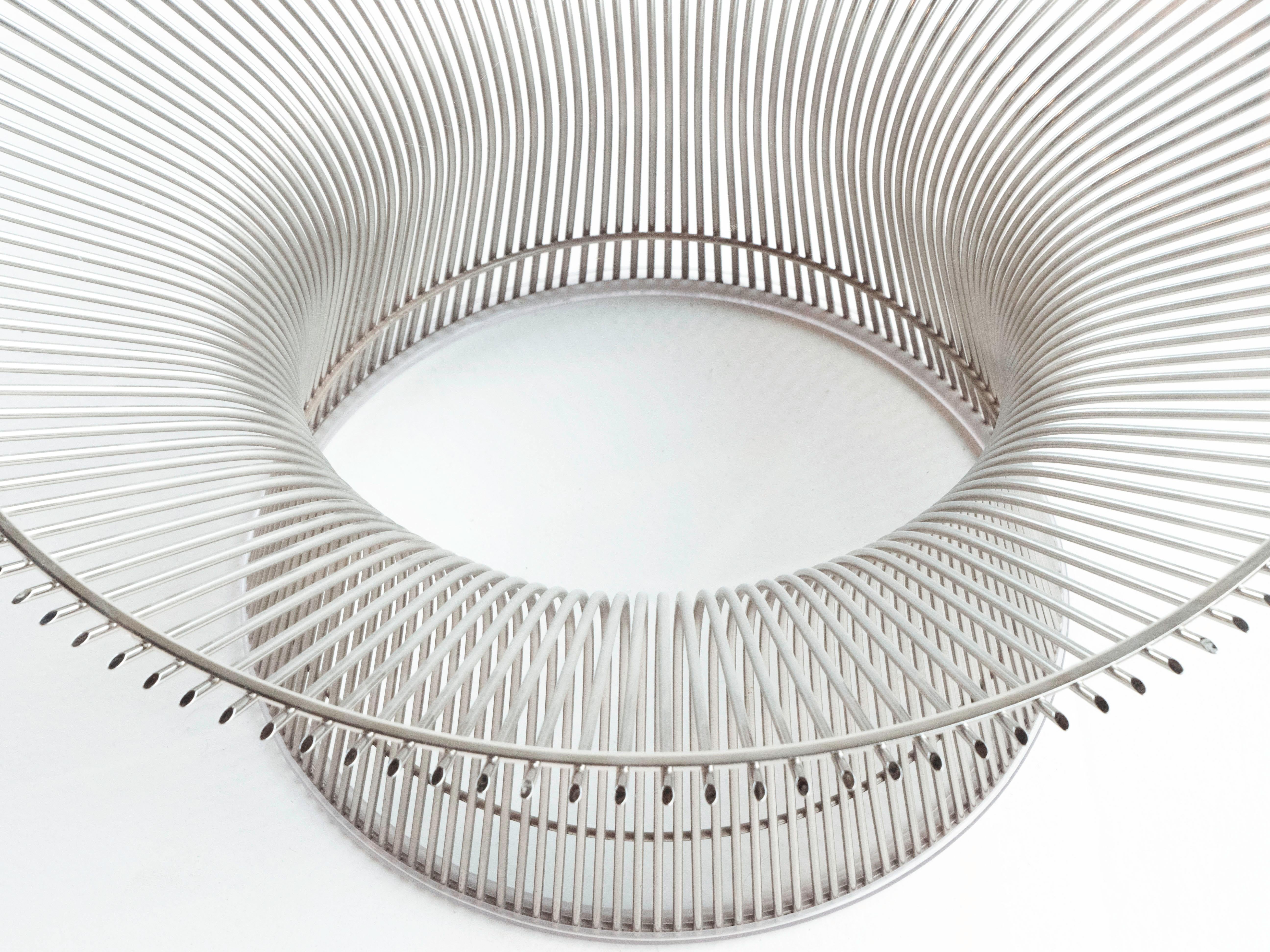 Warren Platner Wire Frame Lounge Chairs and Matching Coffee Table for Knoll 5