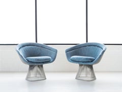 Fauteuils de salon Warren Platner avec cadre en fil métallique et table basse assortie pour Knoll