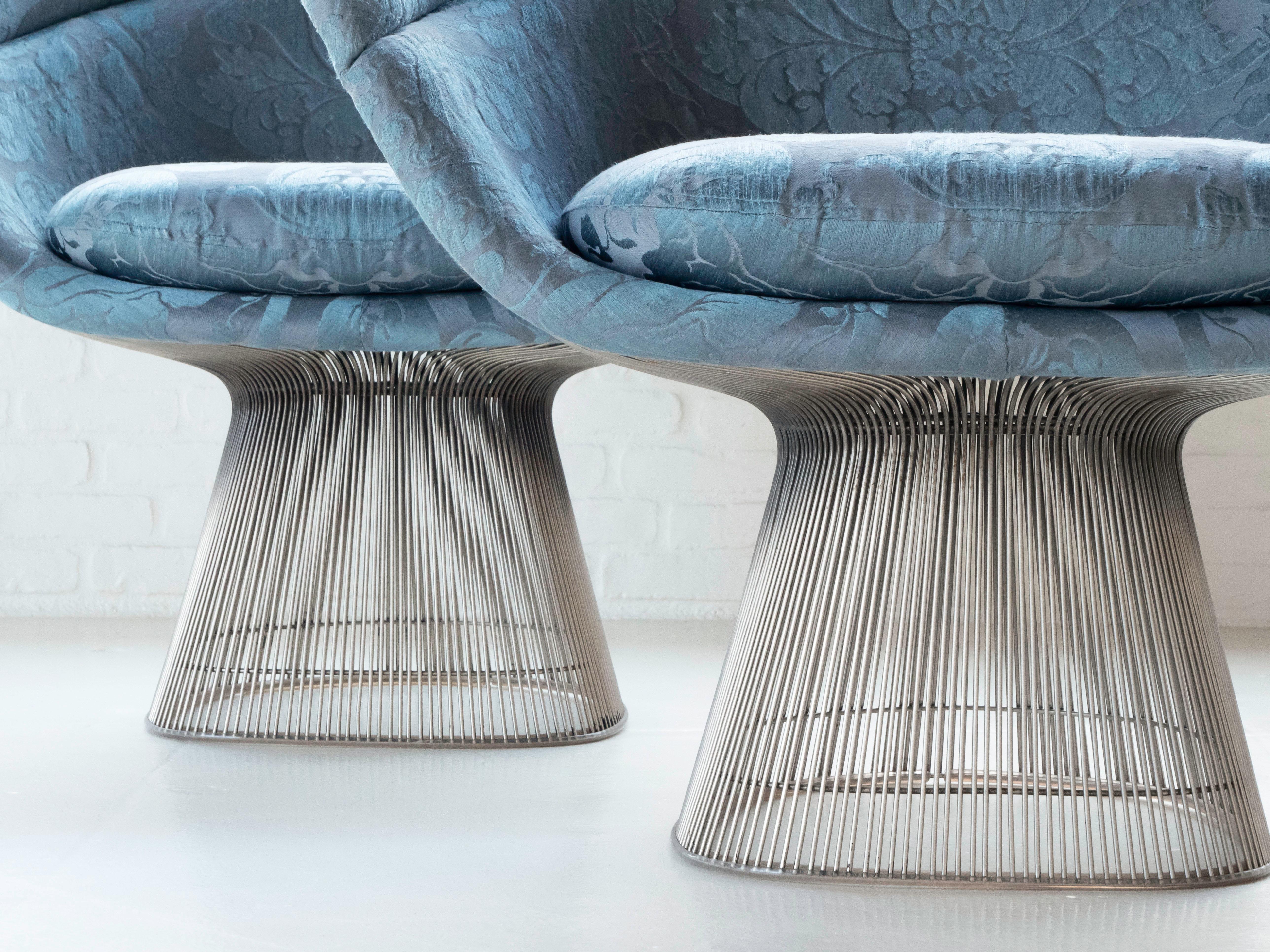 Warren Platner Wire Frame Lounge Chairs and Matching Coffee Table for Knoll In Good Condition In Los Angeles, CA