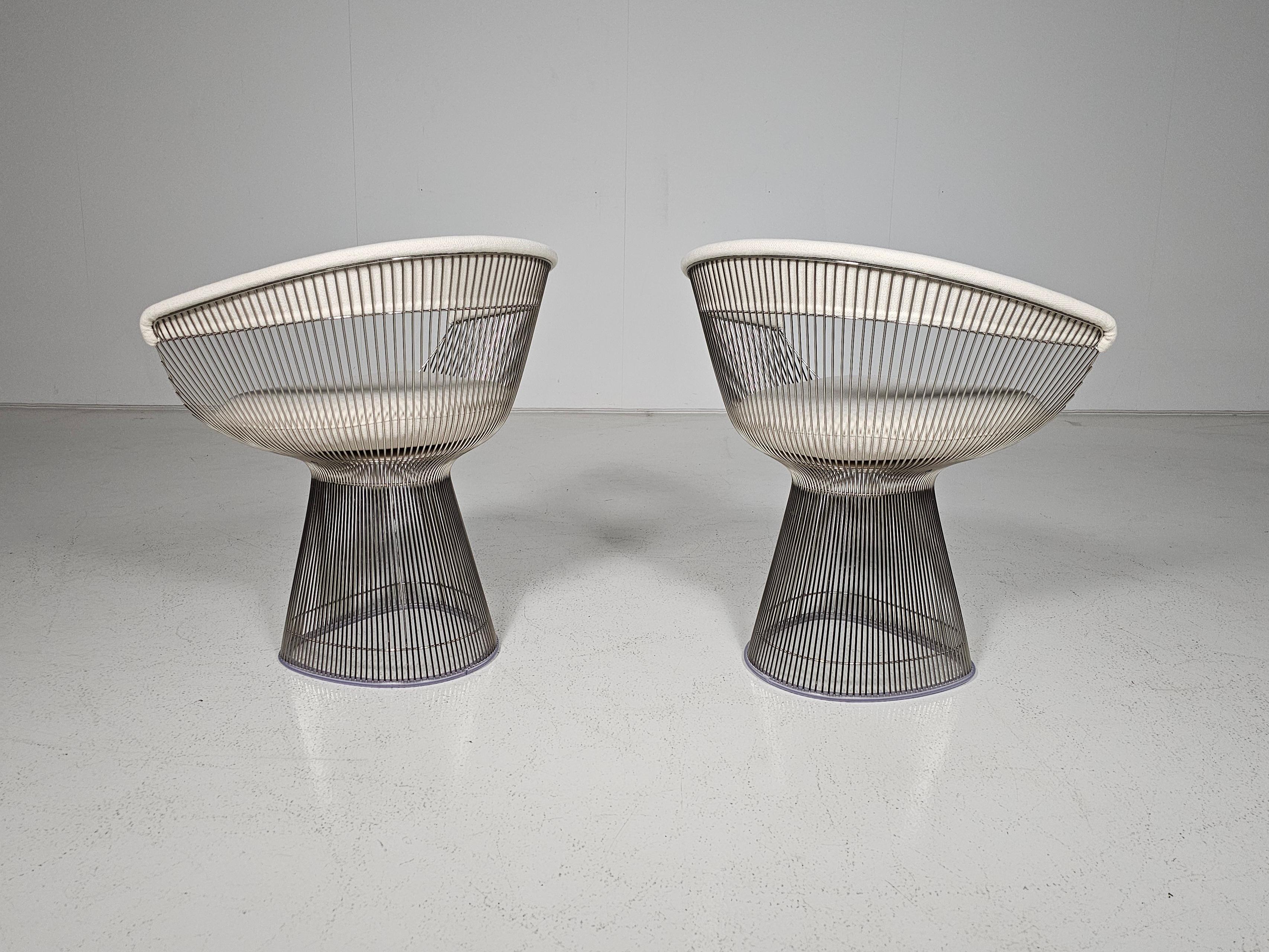 Contemporary Warren Platners Chair in cream fabric by Knoll International For Sale