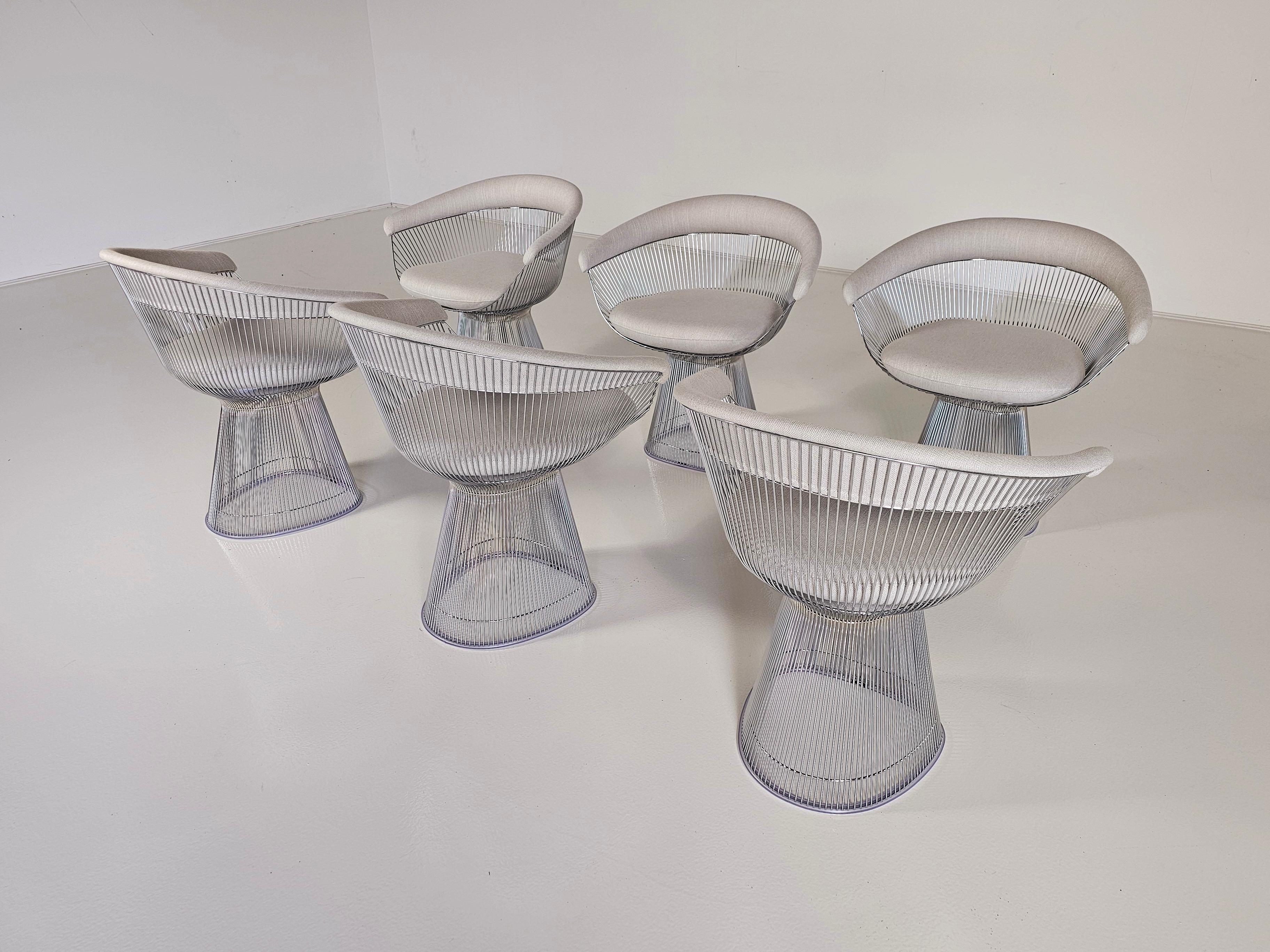 Set of 6 Warren Platners Chairs in cream/beige fabric by Knoll International In Excellent Condition For Sale In amstelveen, NL