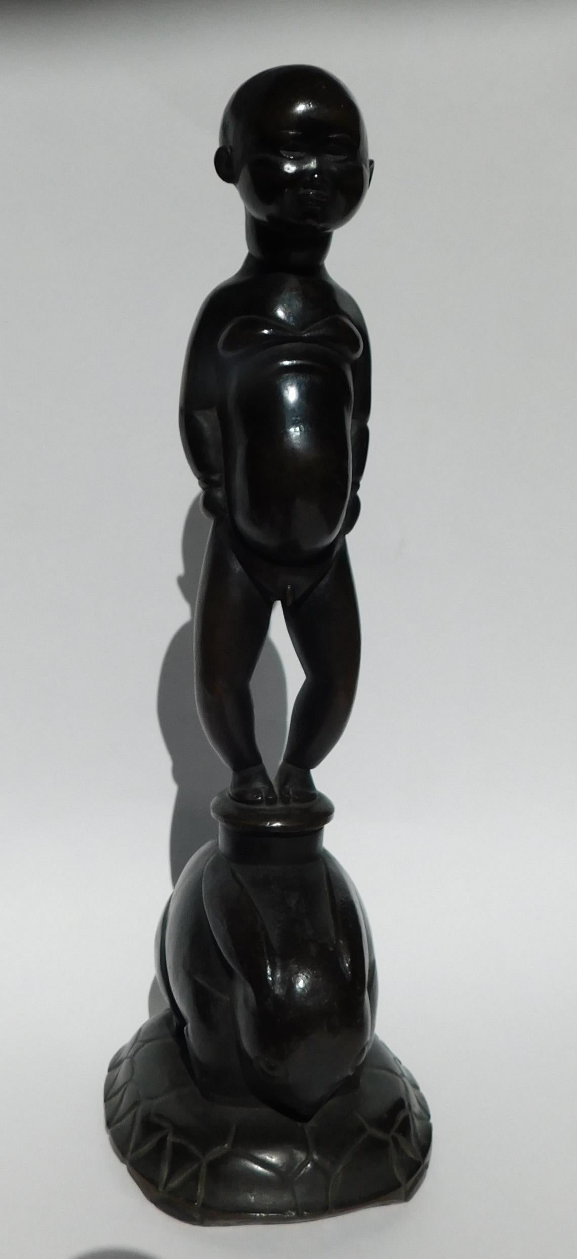 Escultura de bronce de Warren Wheelock, hacia 1930, Niño y conejo en venta 4
