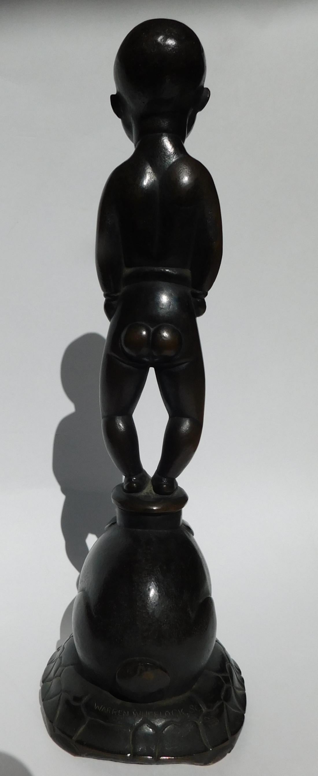 Escultura de bronce de Warren Wheelock, hacia 1930, Niño y conejo en venta 6