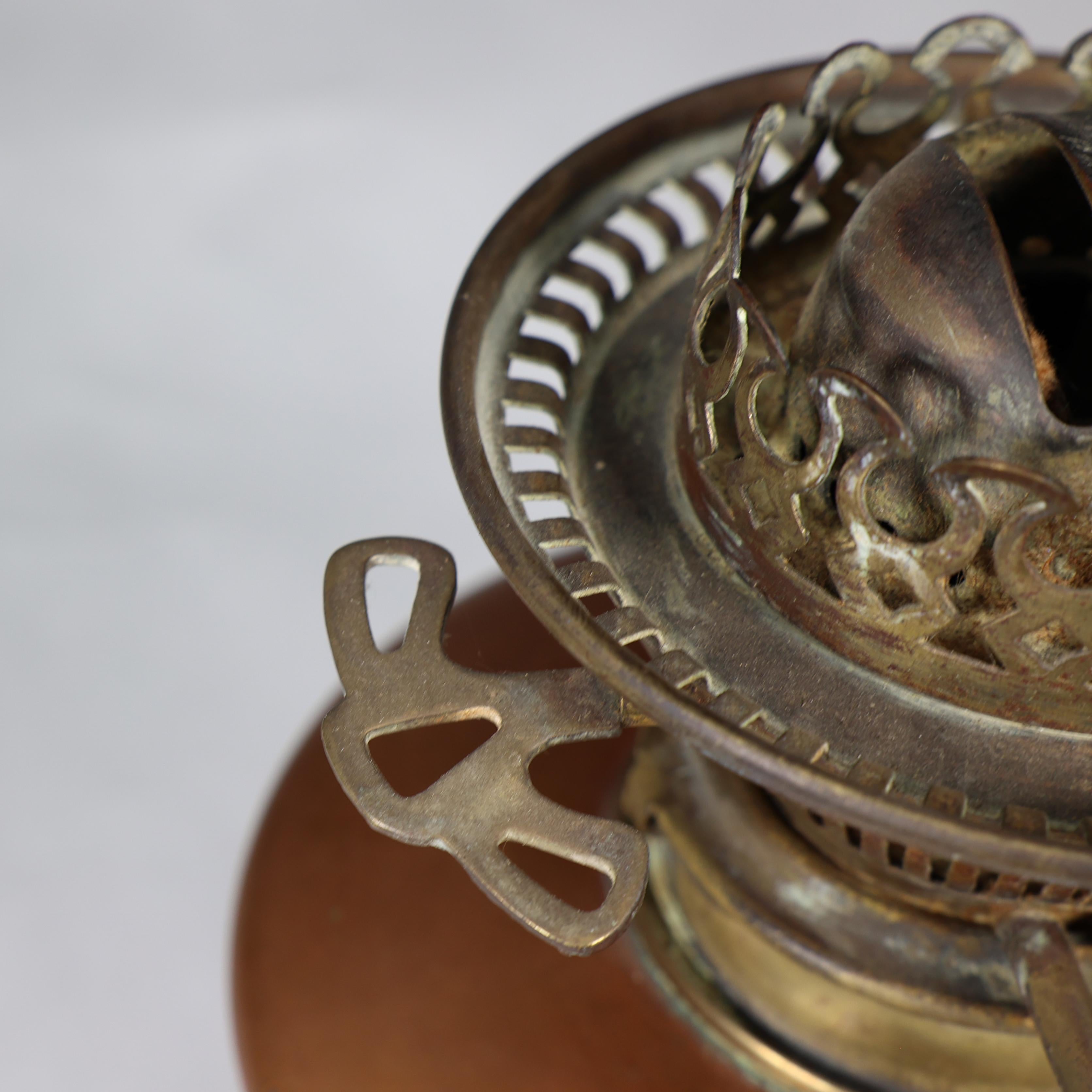 WAS Benson. Una lámpara de aceite de mesa de cobre y latón Latón en venta