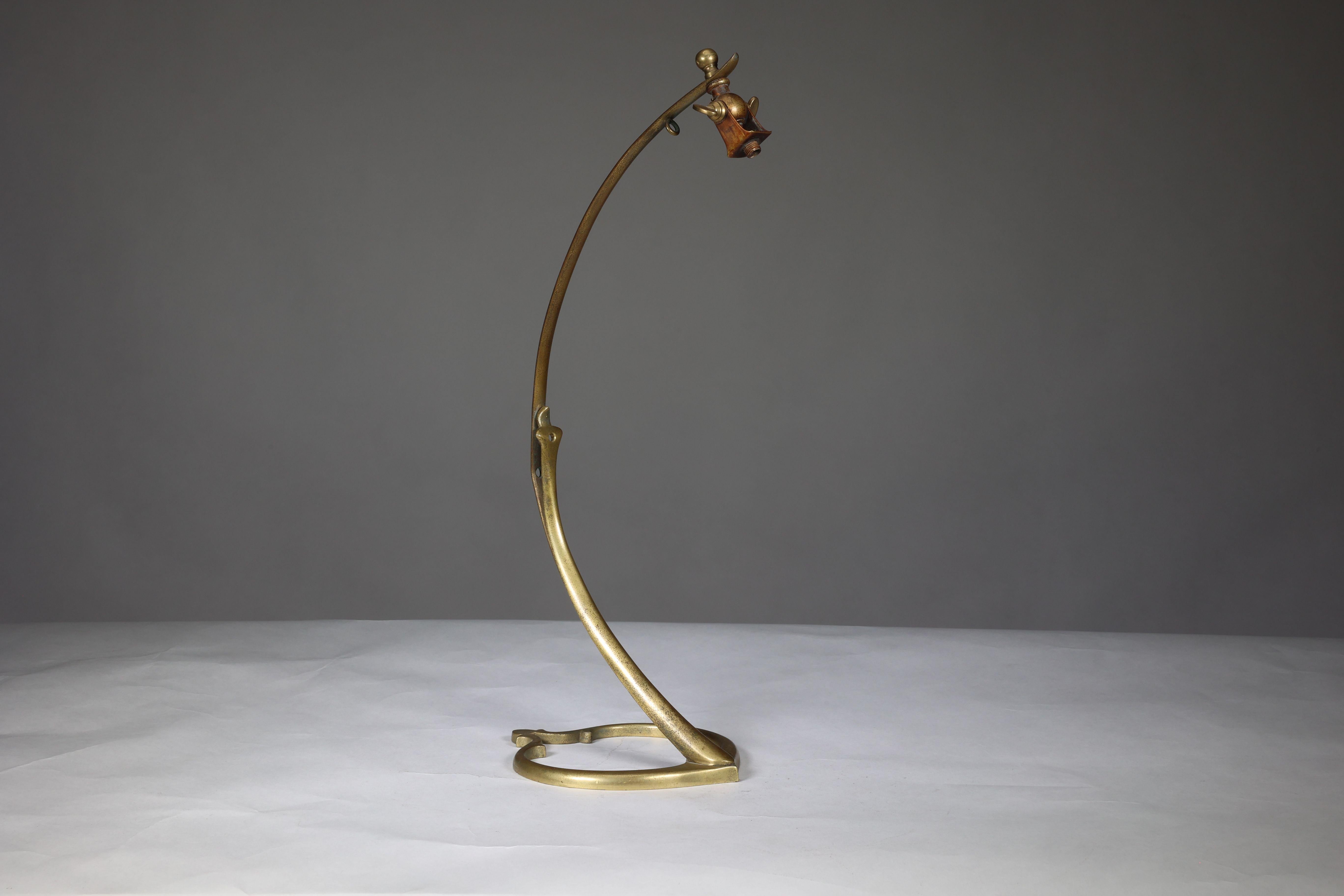 WAS Benson. Paire de lampes de table de style Swan en laiton Arts and Crafts en vente 5