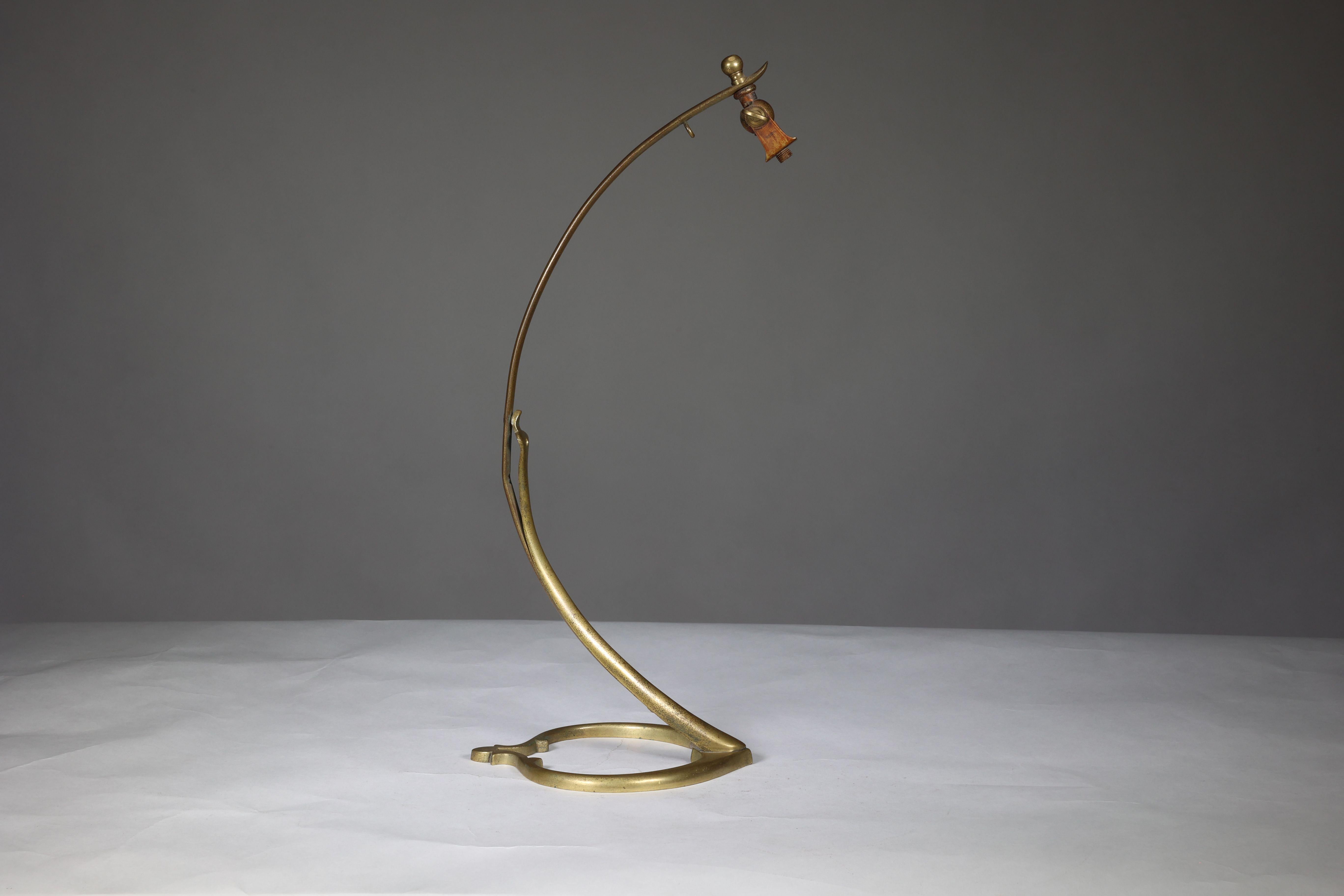 WAS Benson. Paire de lampes de table de style Swan en laiton Arts and Crafts en vente 3