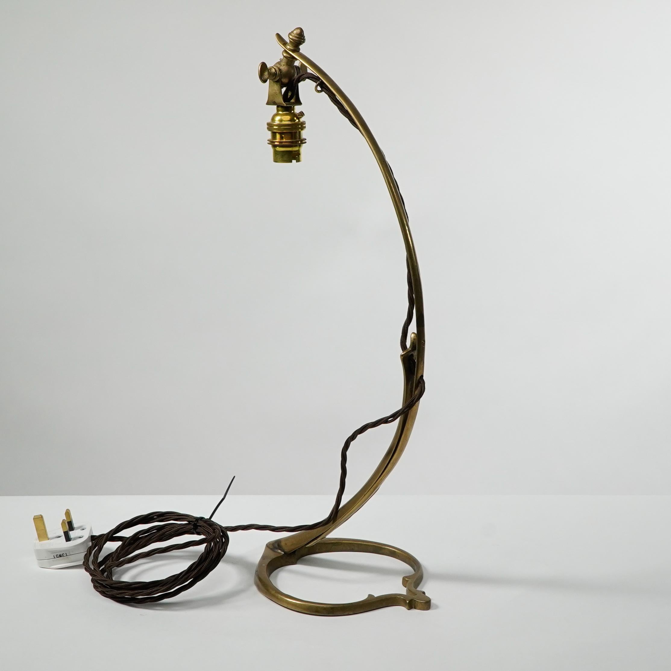 WAS Benson. Paire de lampes de table à col de cygne avec base en forme de coeur en vente 3