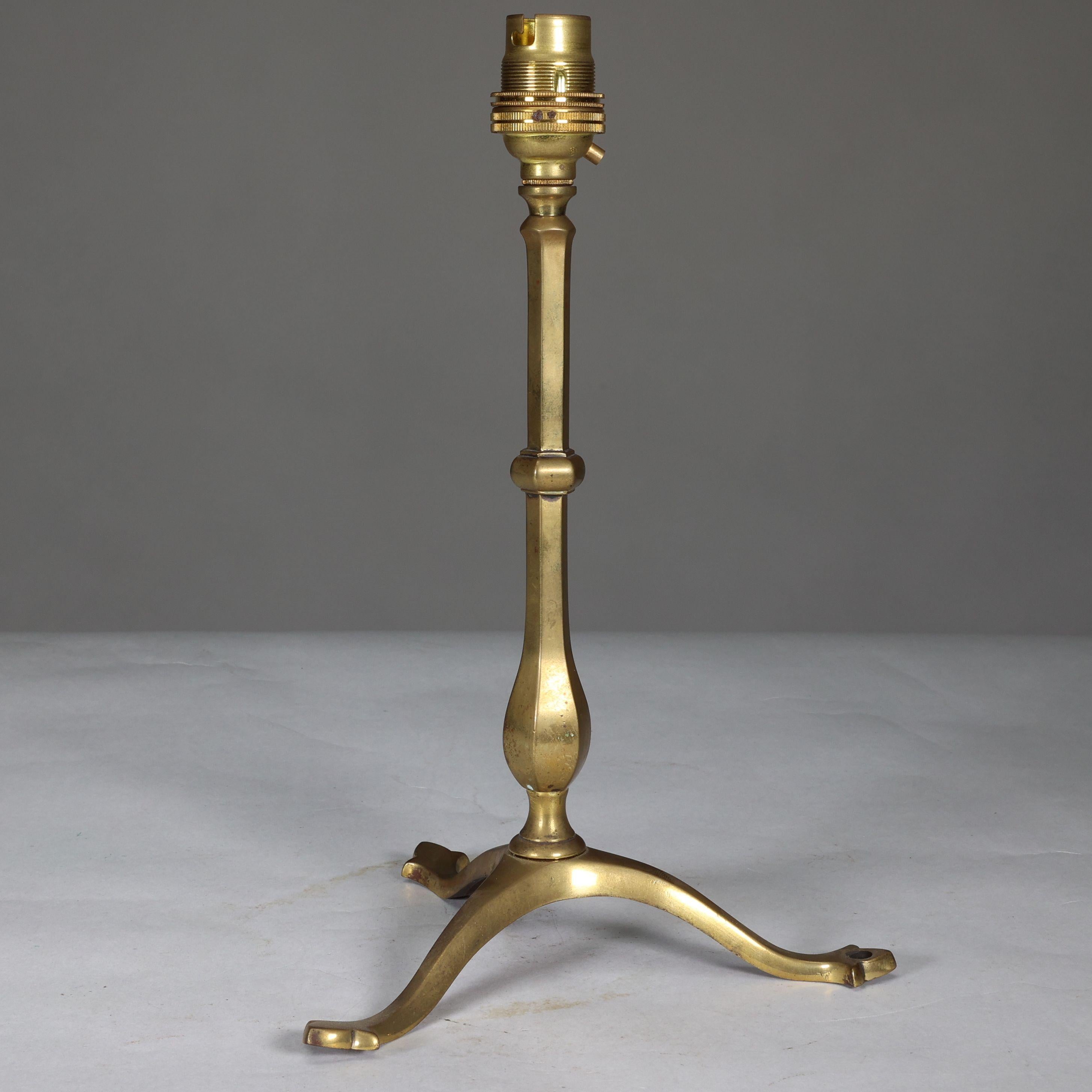 English WAS Benson. An Arts and Crafts brass three leg table lamp For Sale