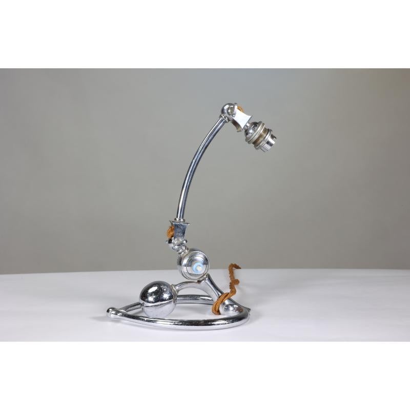 W A S Benson. An Arts and Crafts chrome plated table lamp with heart shaped base In Good Condition For Sale In London, GB