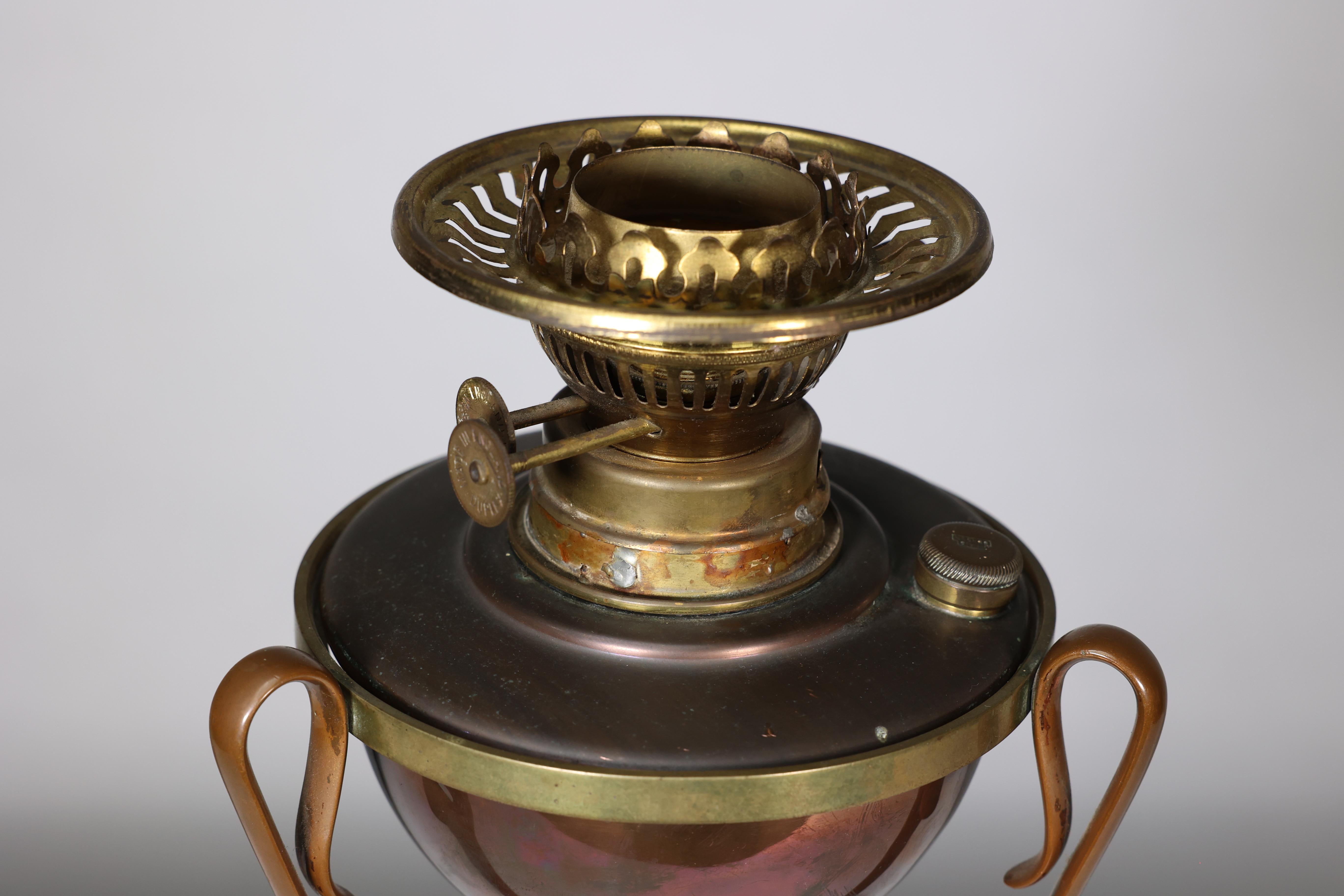 WAS Benson. An Arts and Crafts copper and brass oil lamp. In Good Condition For Sale In London, GB