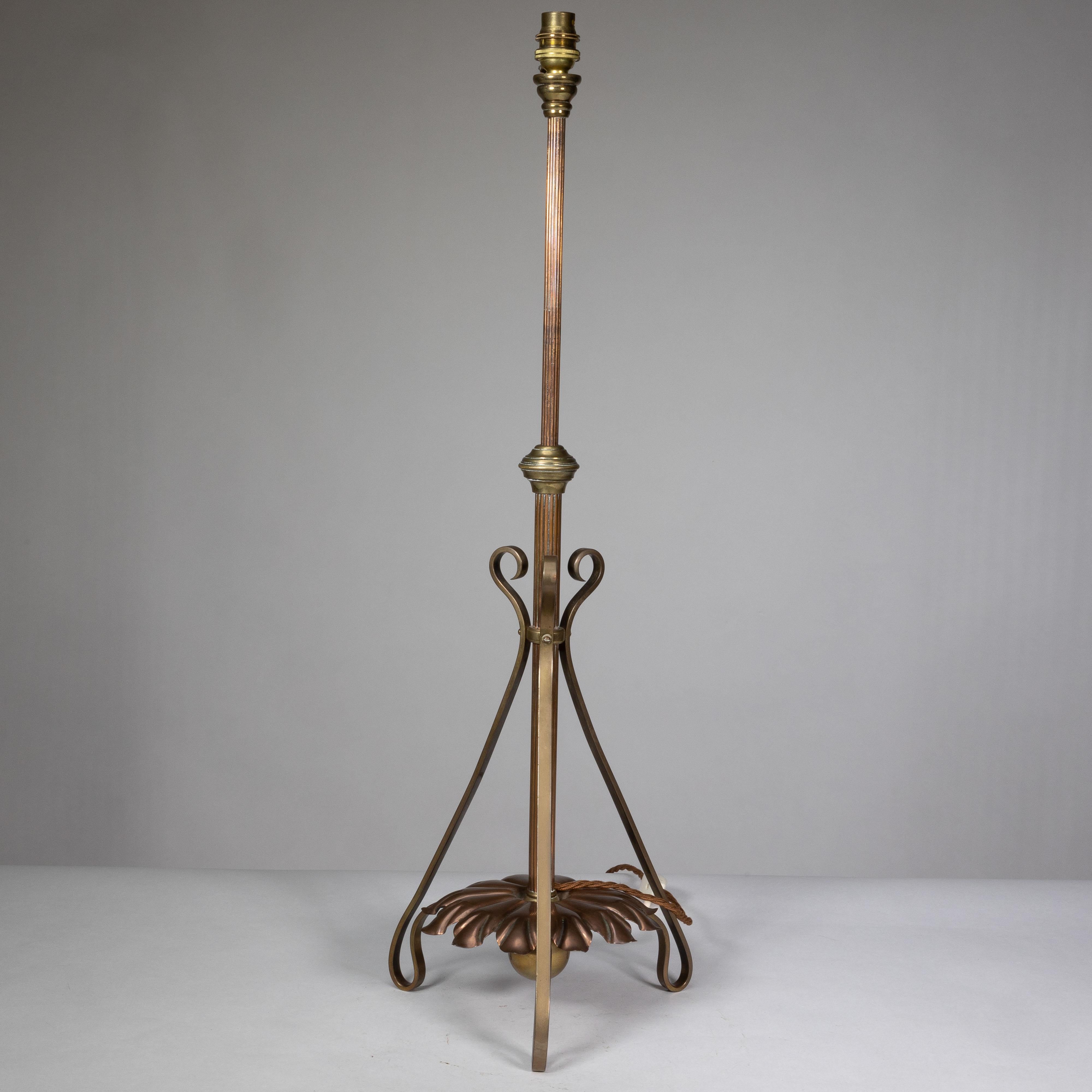 Early 20th Century WAS Benson. An Arts and Crafts telescopic adjustable copper and brass table lamp For Sale